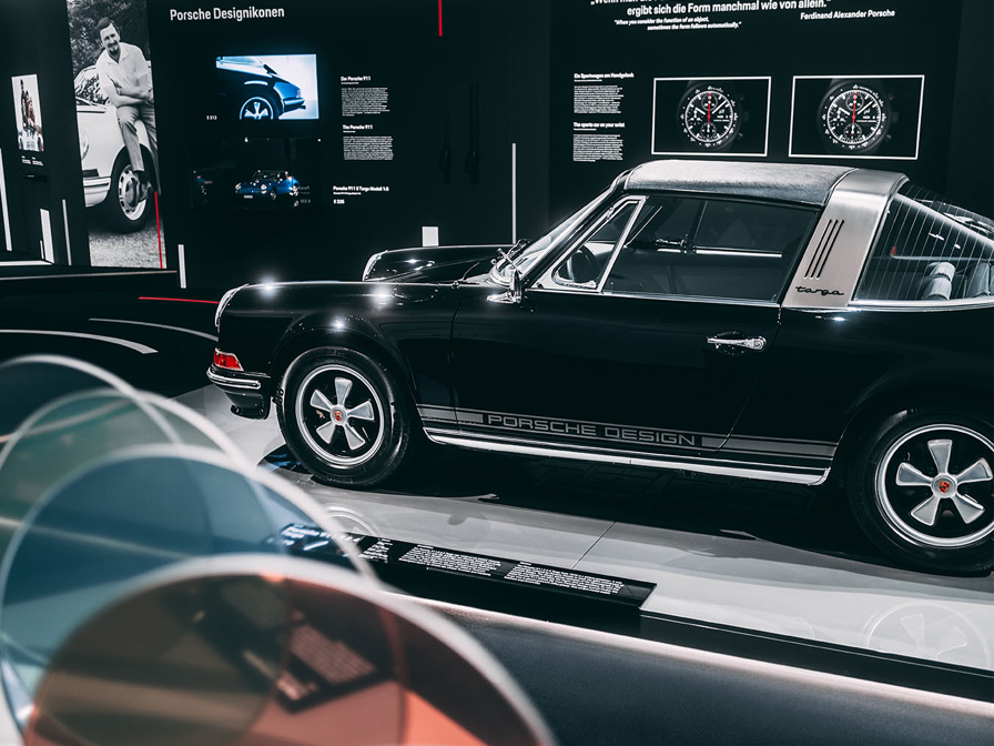 Shows Picture of Porsche_Targa_Classic).jpg