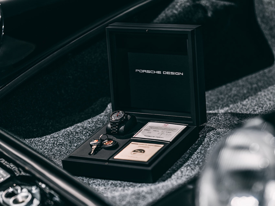 Shows Picture of Schlüssel_Porsche_Targa_Classic_Chrono.jpg
