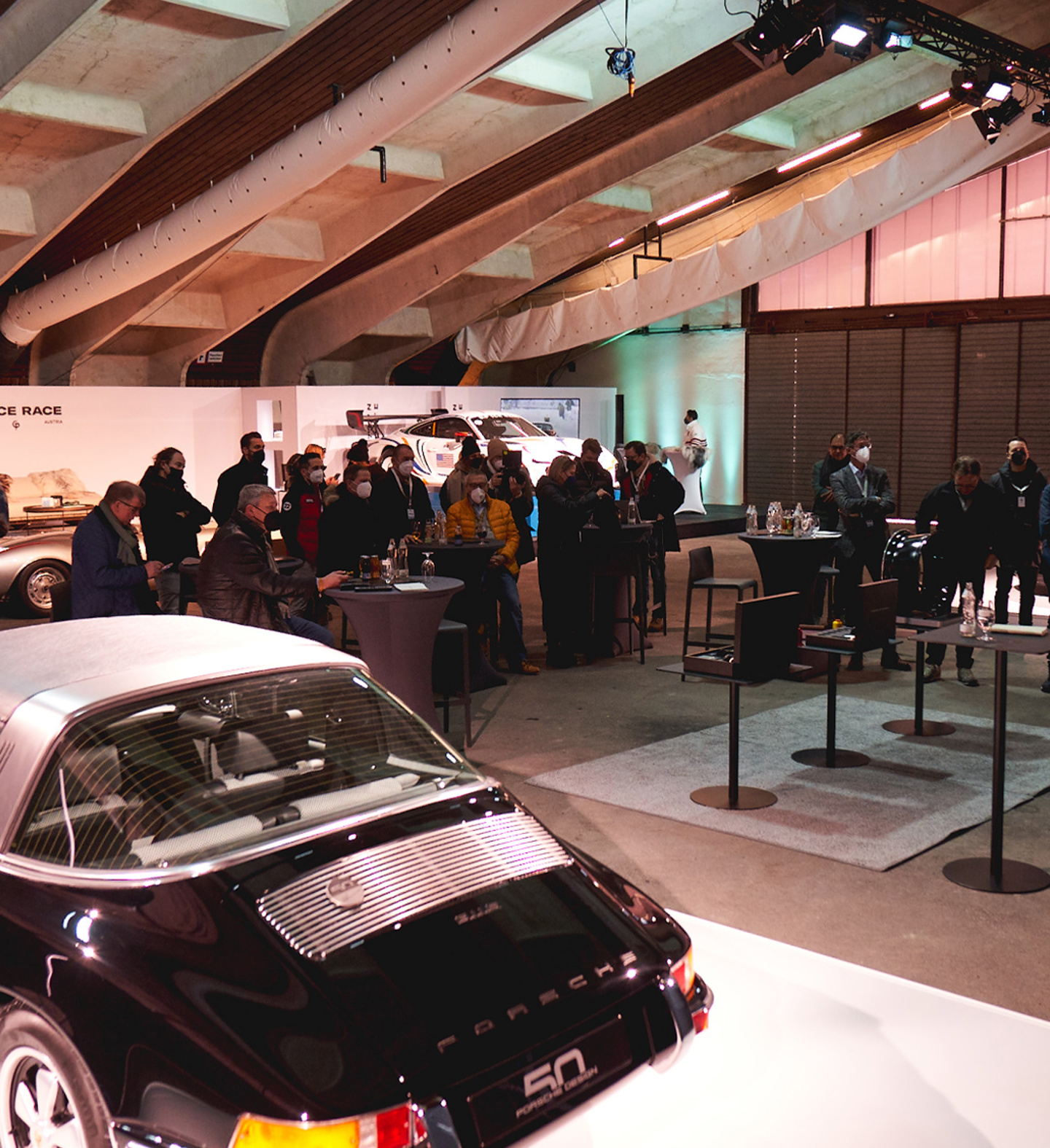 Shows Picture of 1080x1350_220127-Porsche-Design-GP-Icerace-3048.jpg