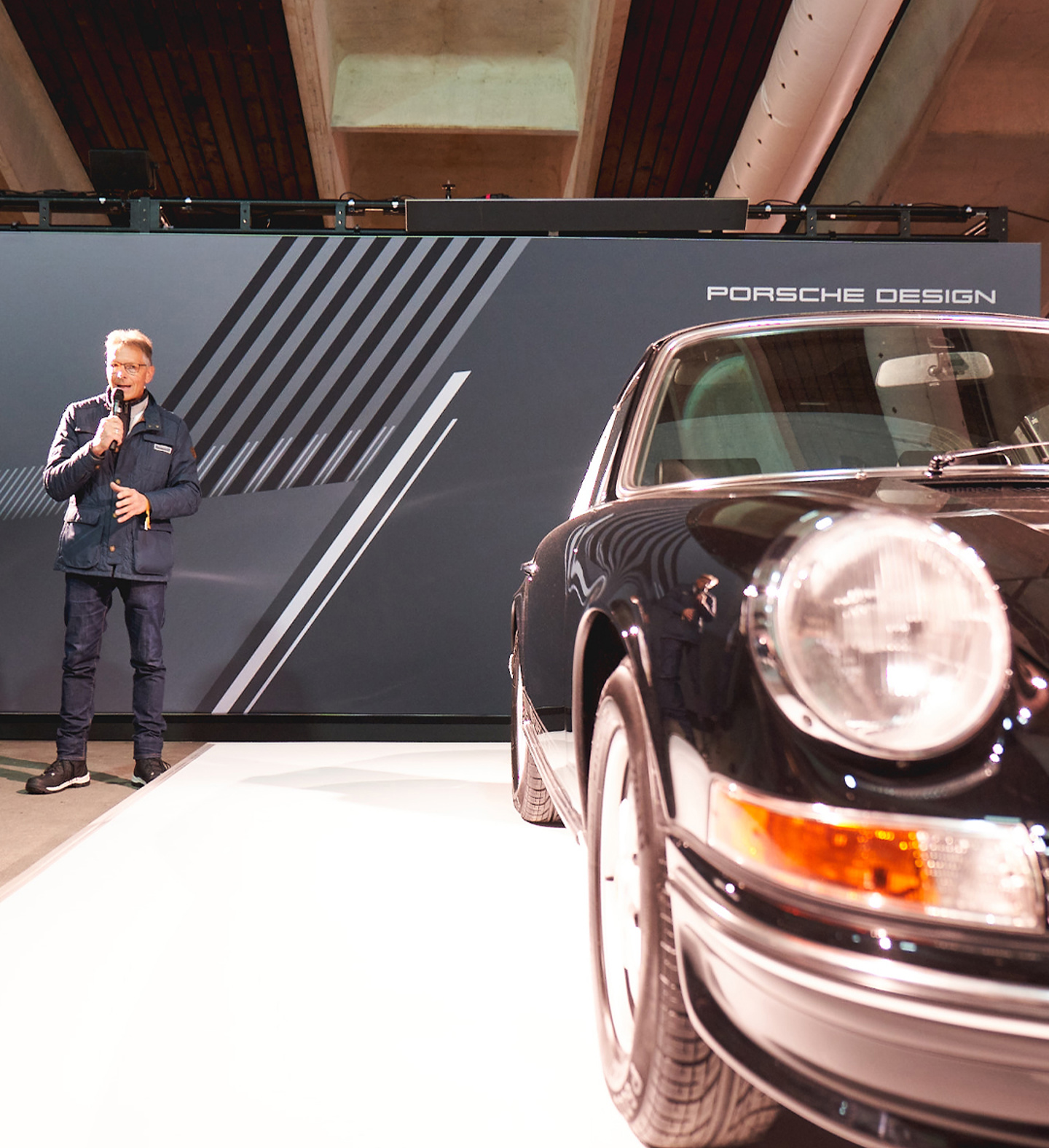 Shows Picture of 1080x1350_220127-Porsche-Design-GP-Icerace-3236.jpg