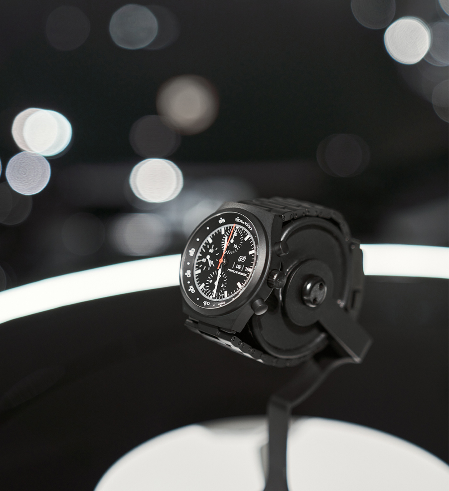 Shows Picture of 1080x1350_220118_50Y_PORSCHEDESIGN_1607.jpg