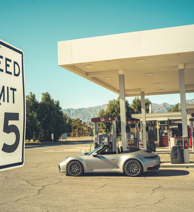 Shows Picture of _0009_Porsche-Kalender-24_2836-2.png