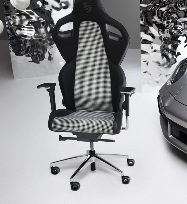 Shows Picture of chair xmas.png