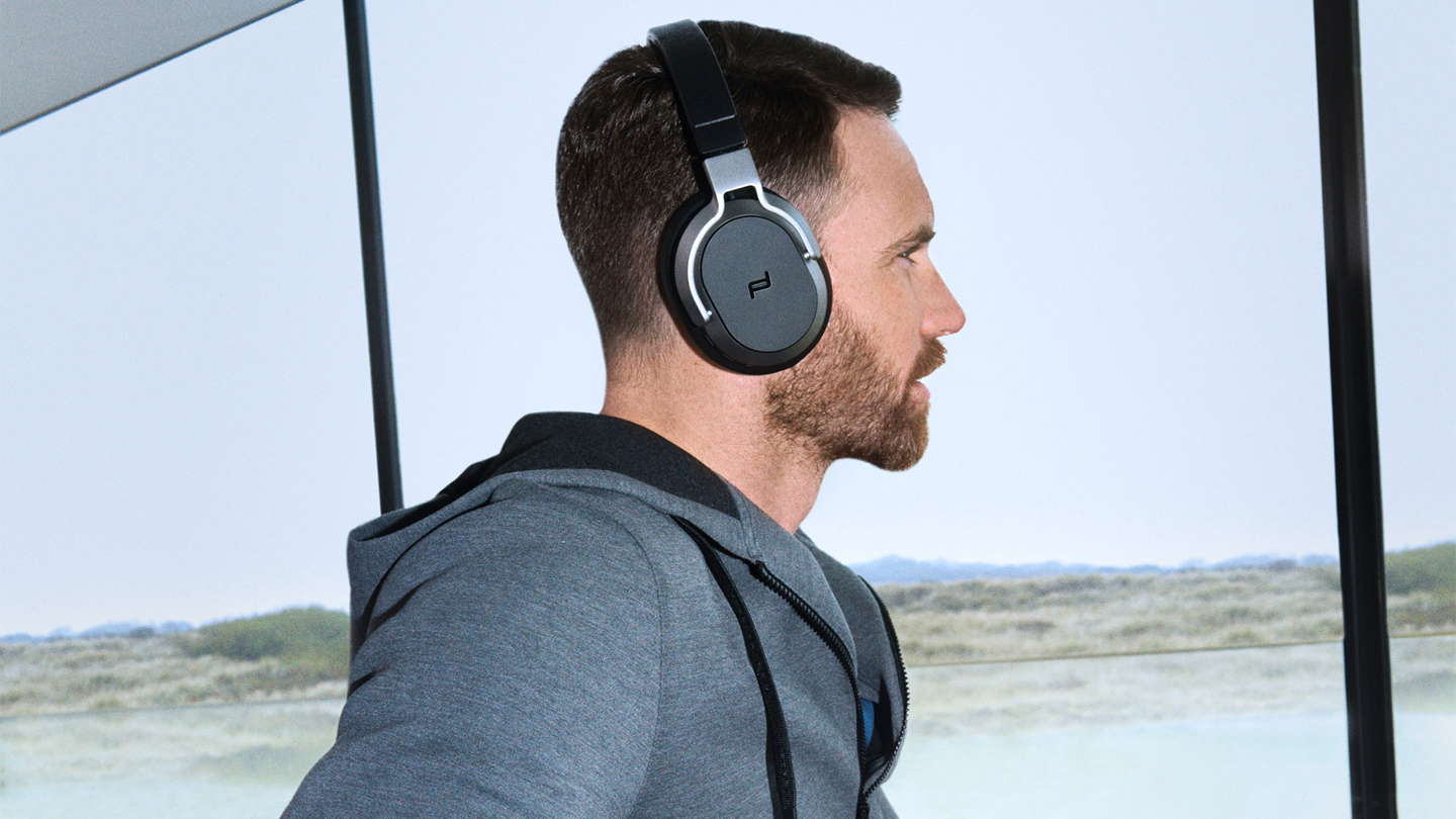 Shows Picture of electronics_man_with_headphones.png
