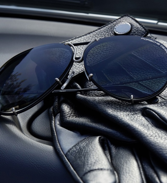 Shows Picture of 20220314_CollectionSlider_Eyewear_8478_50Y.jpg