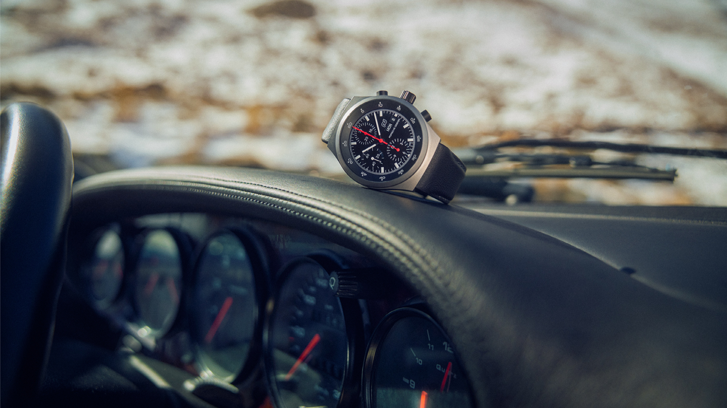Shows Picture of GP_Chronograph_auf_Armaturenbrett.png