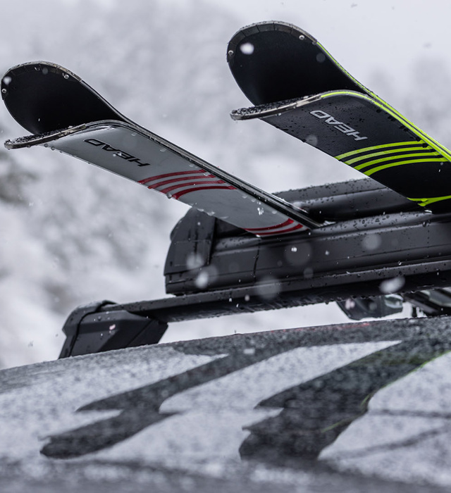 Shows Picture of Head-Porsche-Ski-Ausruestung-Winter-Kollektionjpg (5).jpg