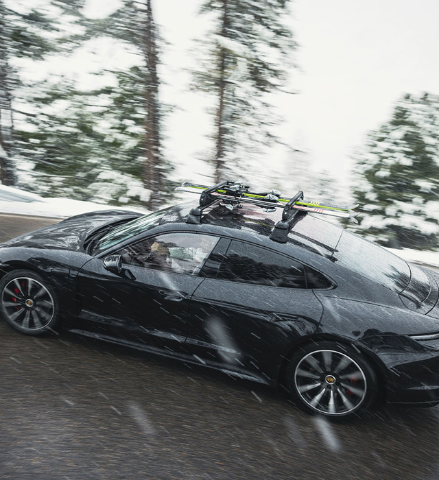 Shows Picture of Head-Porsche-Ski-Ausruestung-Winter-Kollektionjpg (7).jpg