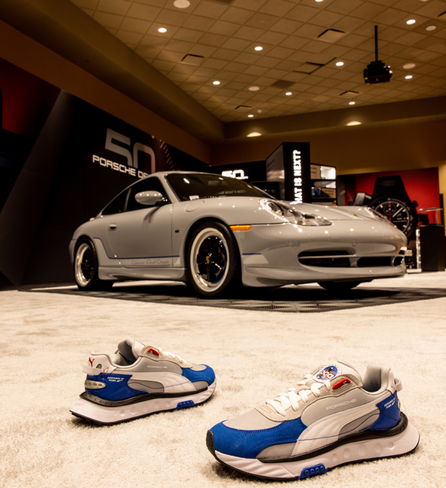 Shows Picture of Sneaker-PCA-Clubblau-Porsche-Club-Coupe-Classic_3.jpg