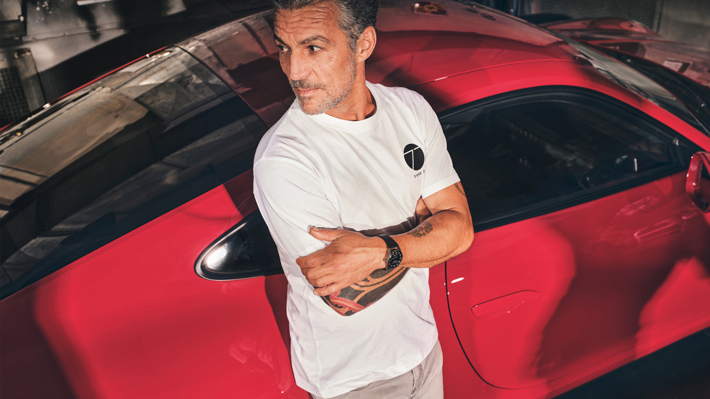 Shows Picture of PL_RED_Porsche_Man.jpg