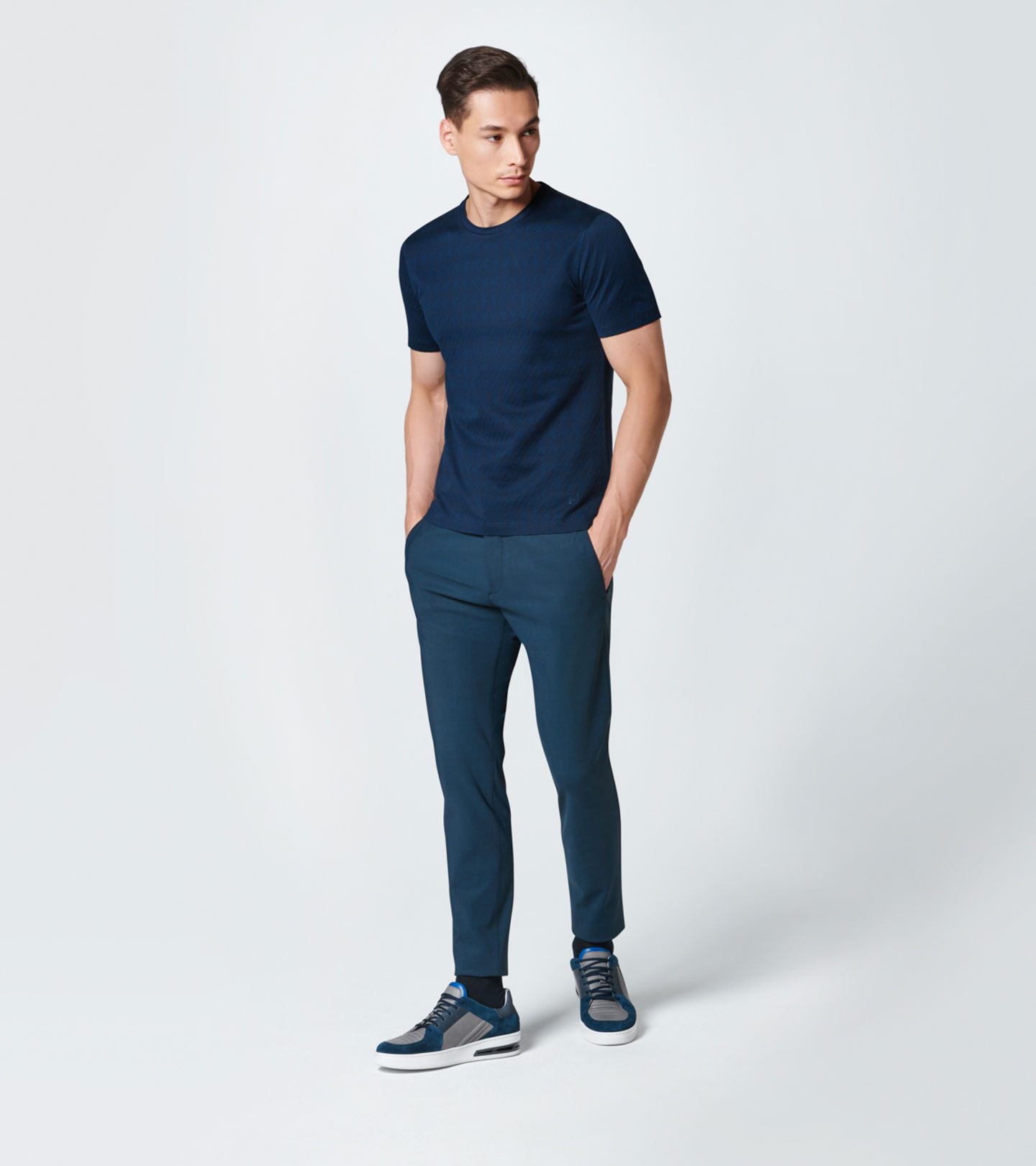 Side Near Middle view of product with ean 4046901136994