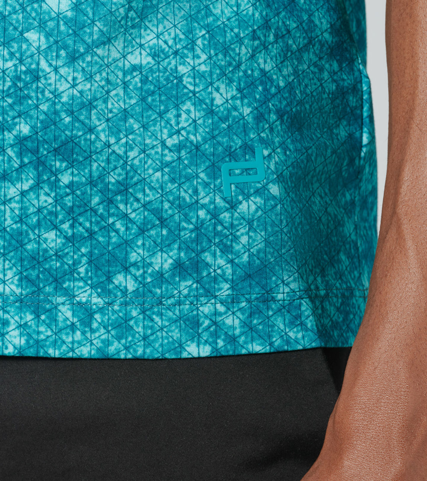 Side Near Middle view of product with ean 4046901695163
