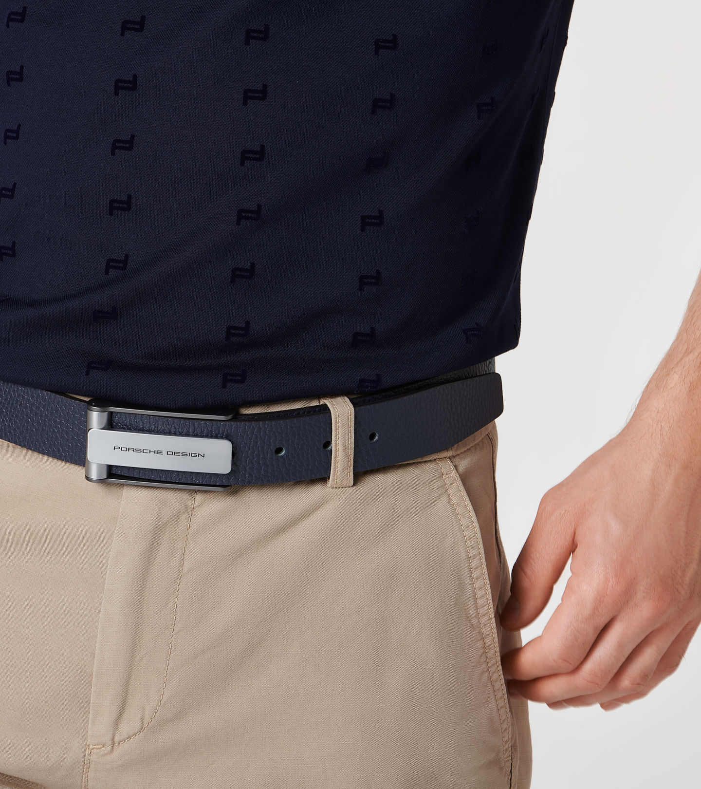 Front Near view of product with ean 4056487001807
