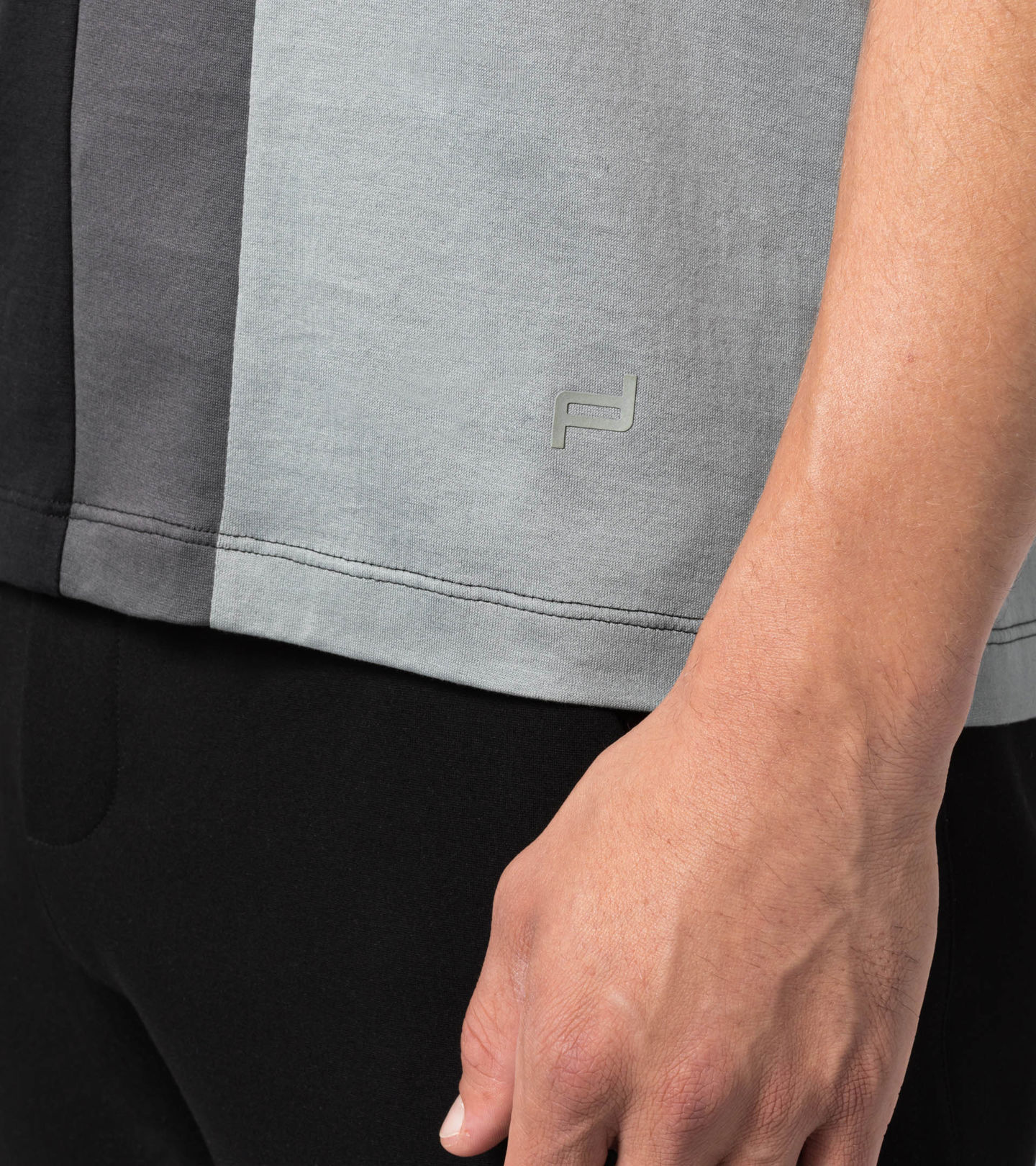 Front Near view of product with ean 4056487022635