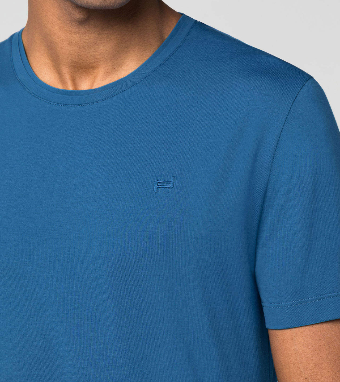 Front Near view of product with ean 4056487037202