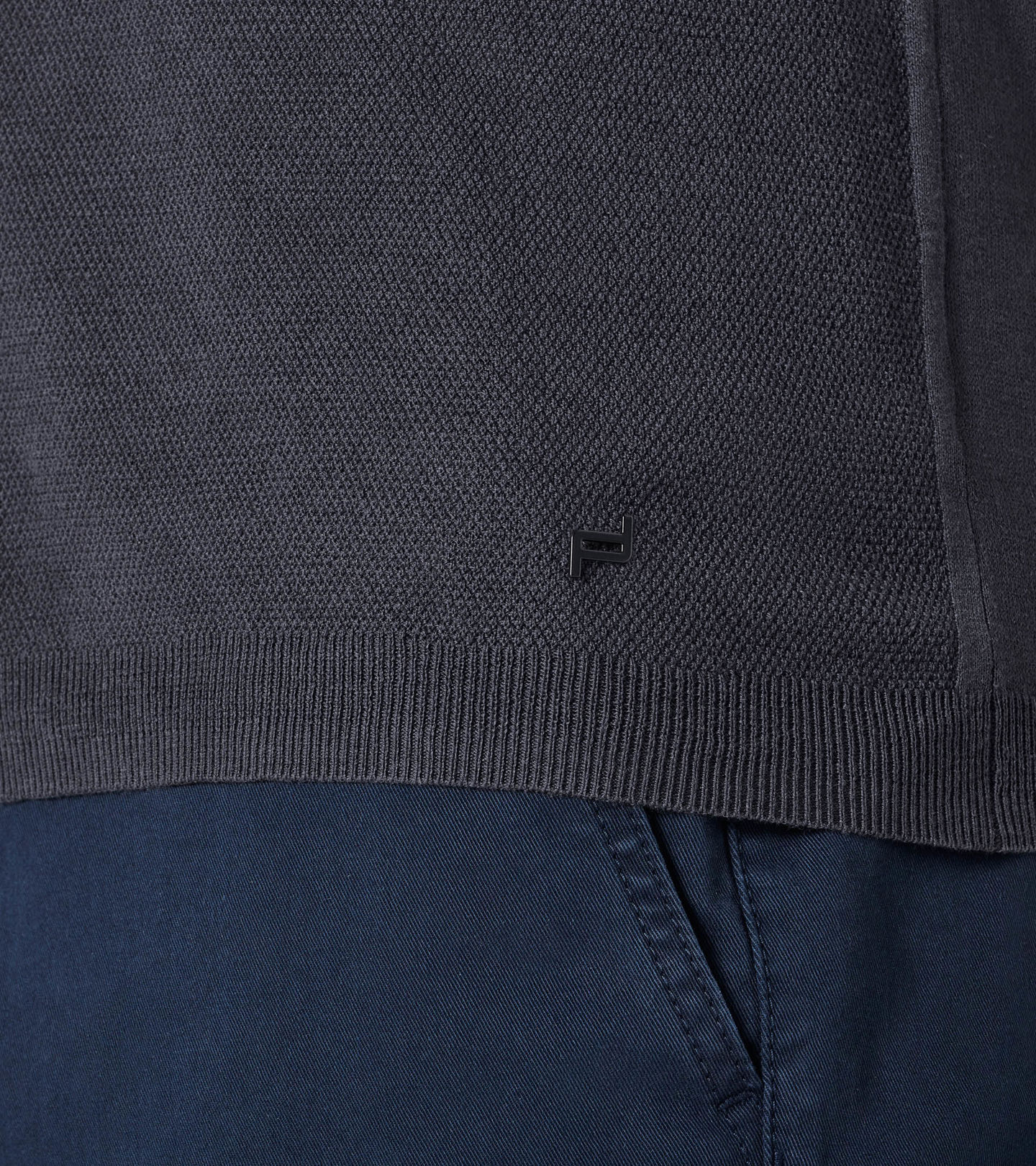 Side Near Middle view of product with ean 4046901571801