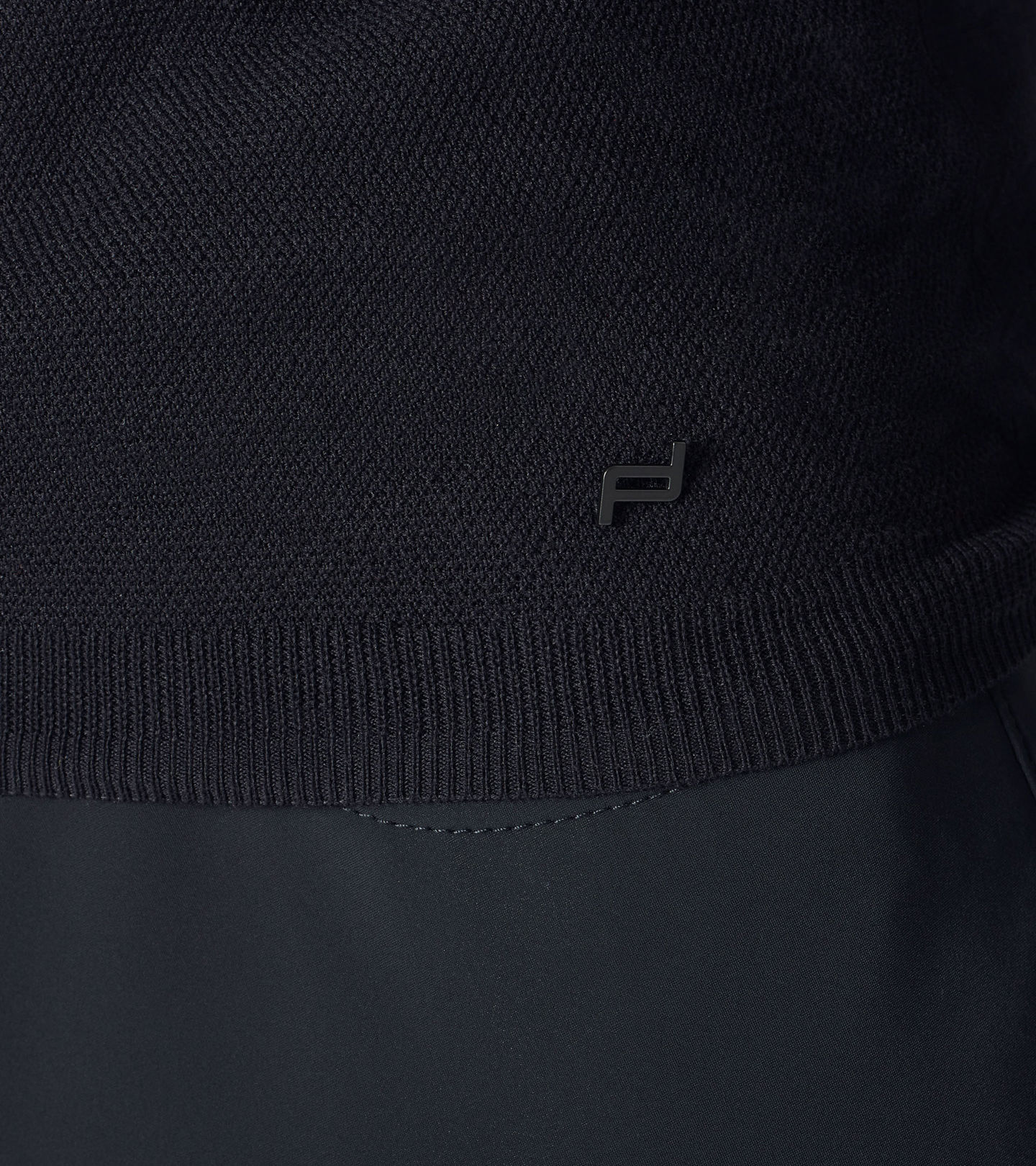 Side Near Middle view of product with ean 4046901579890