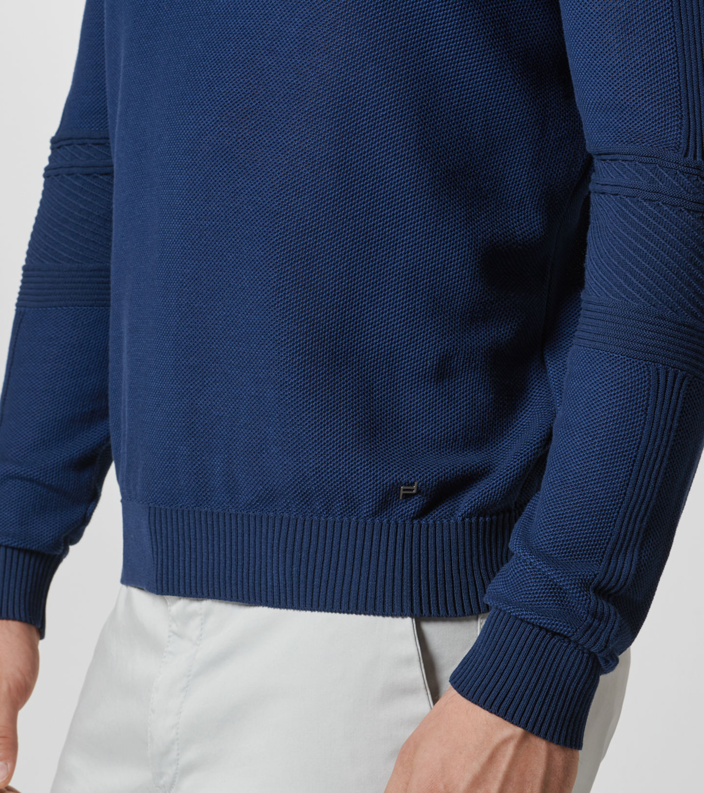 Side Near Middle view of product with ean 4046901927646