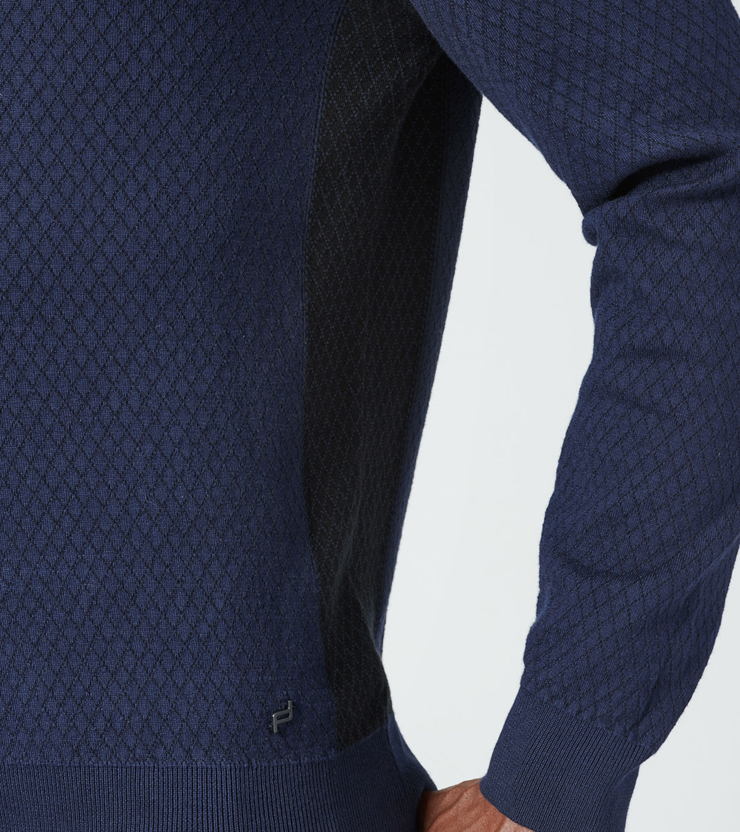 Side Near Middle view of product with ean 4046901694623