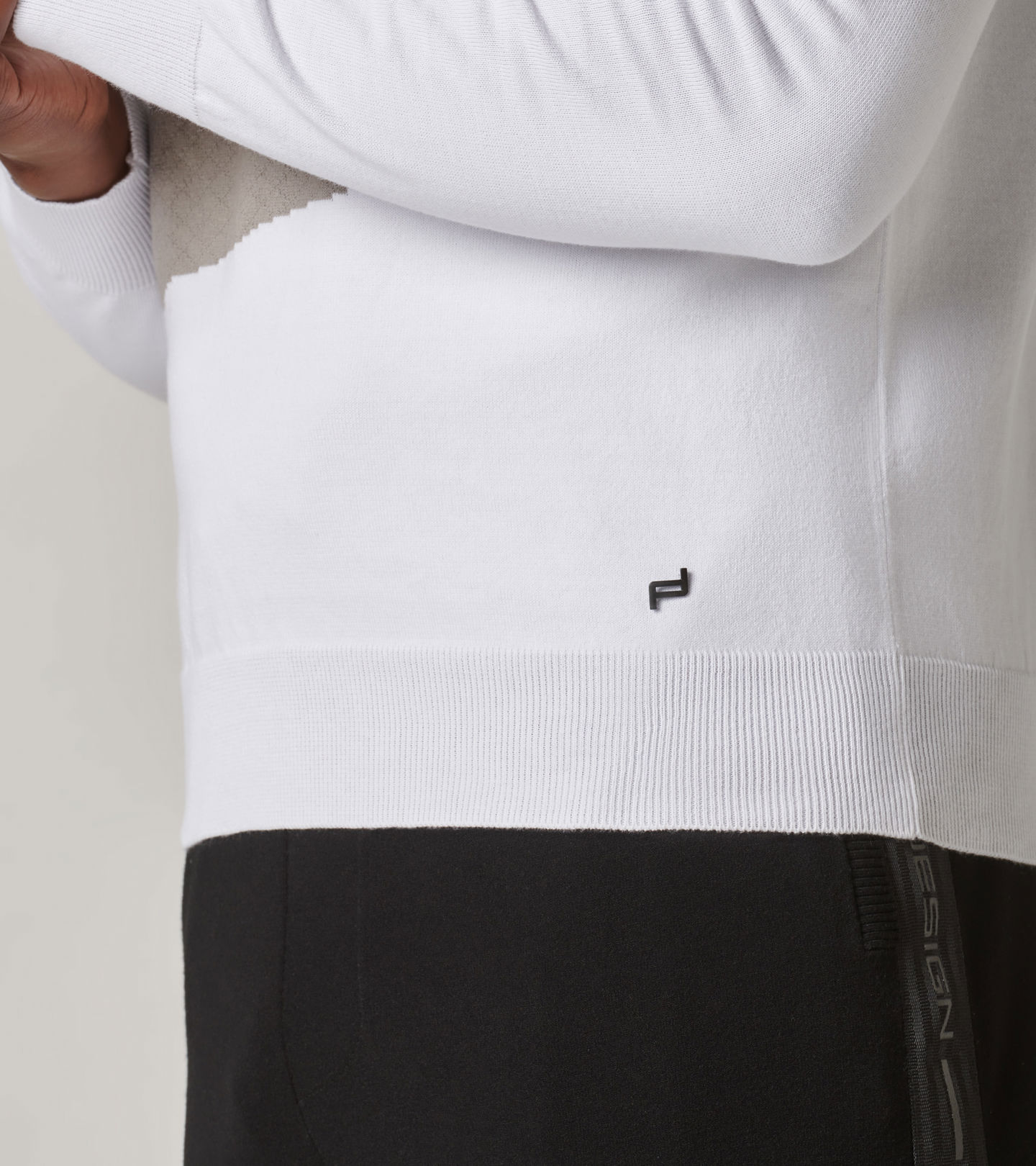 Side Near Middle view of product with ean 4056487002767