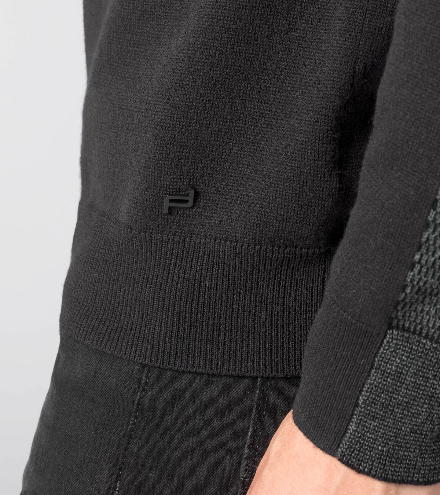 Side Near Middle view of product with ean 4056487011165