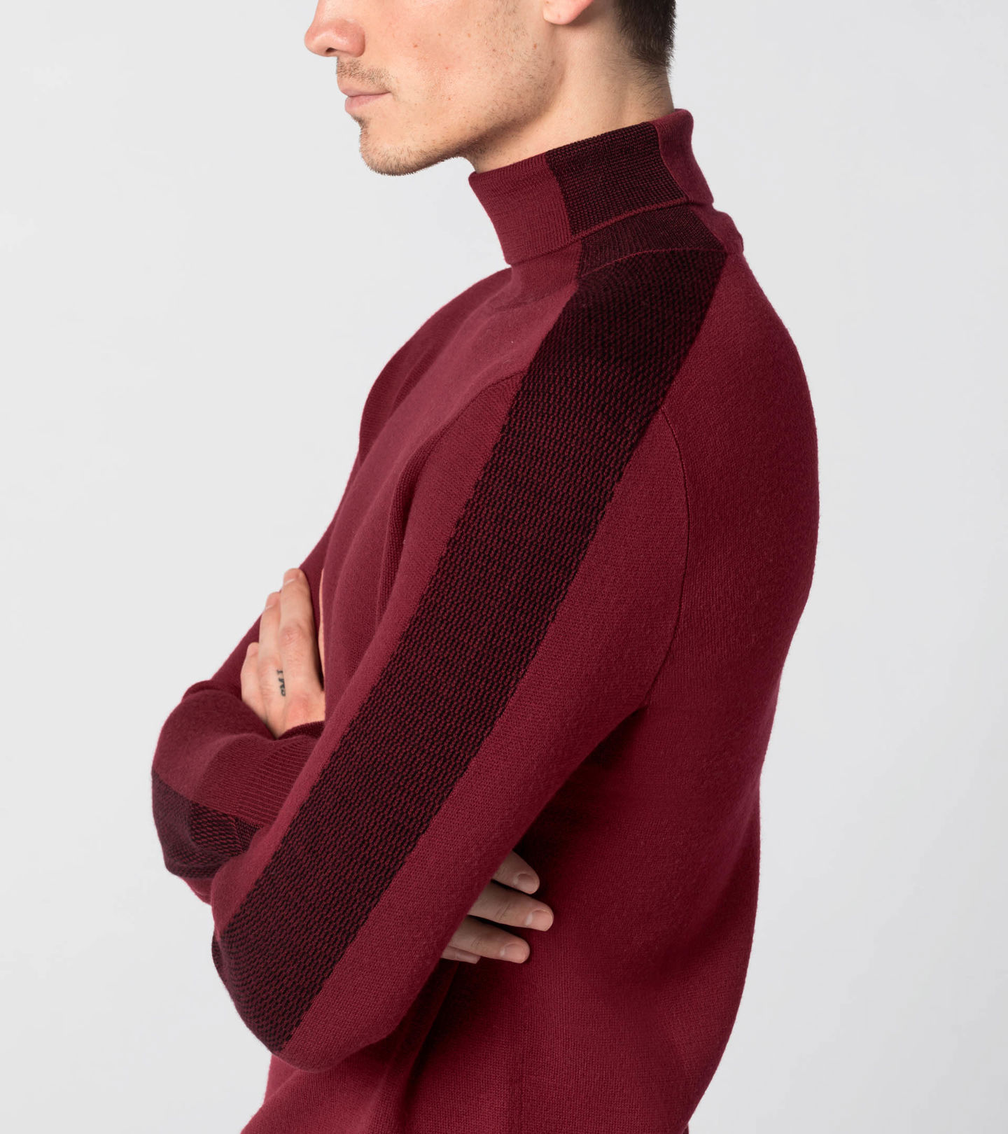 Front Near view of product with ean 4056487011219
