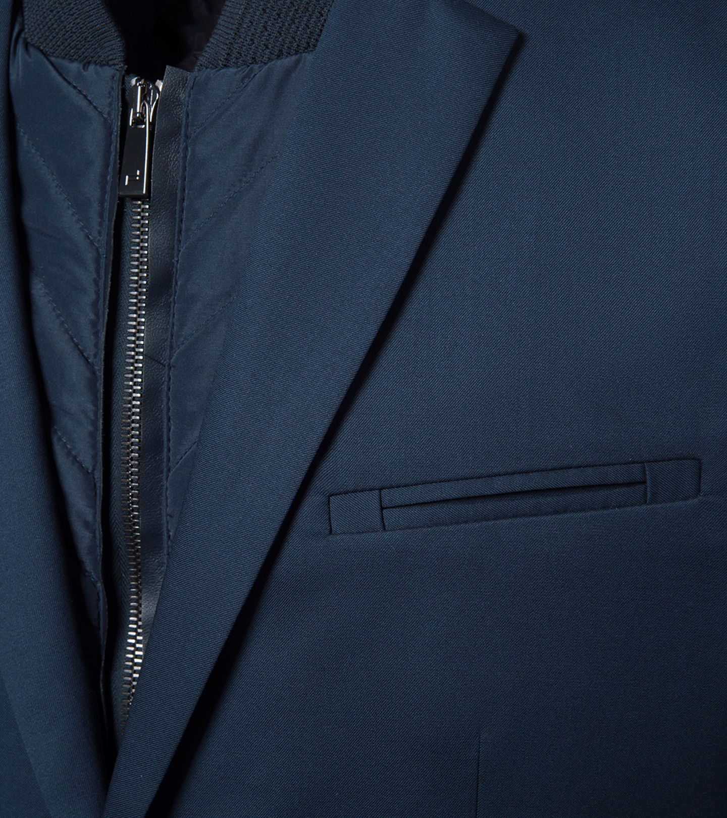 Front Near view of product with ean 4046901673314