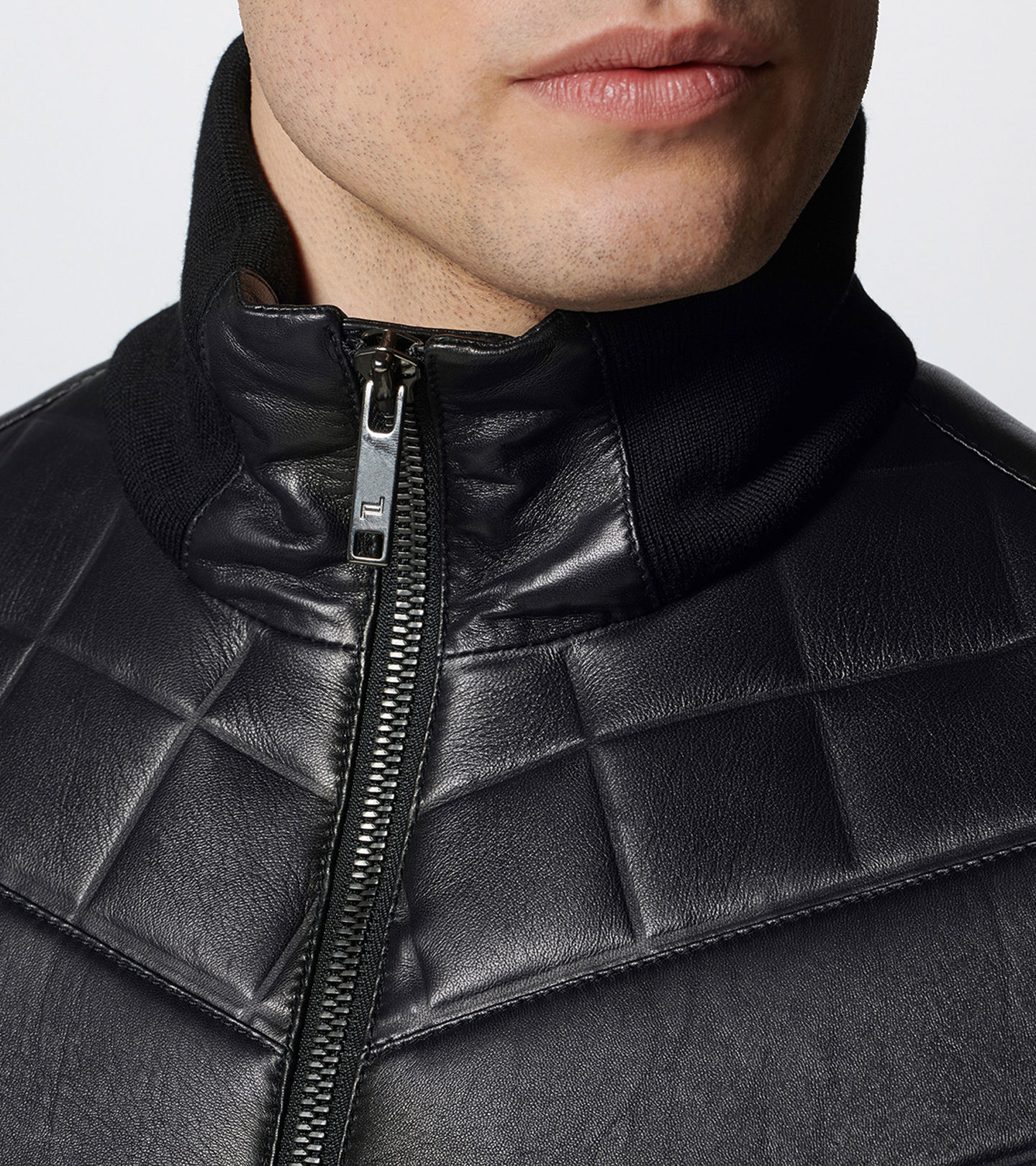 Front Near view of product with ean 4046901689773