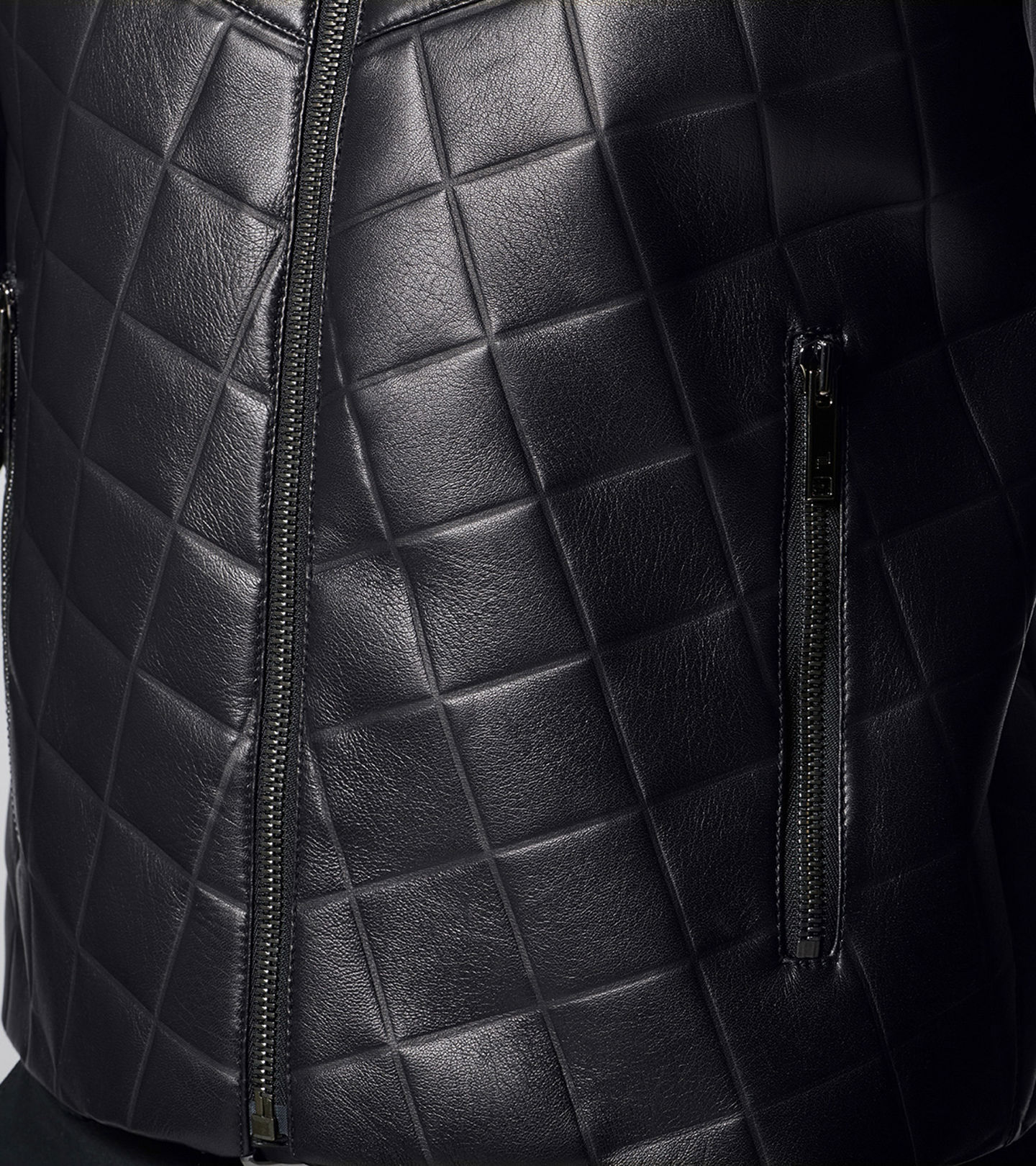 Side Near Middle view of product with ean 4046901689773