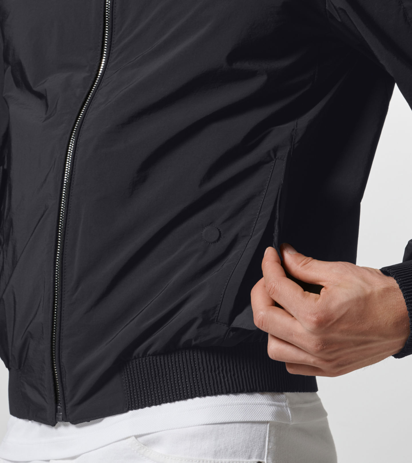 Side Near Middle view of product with ean 4046901890957