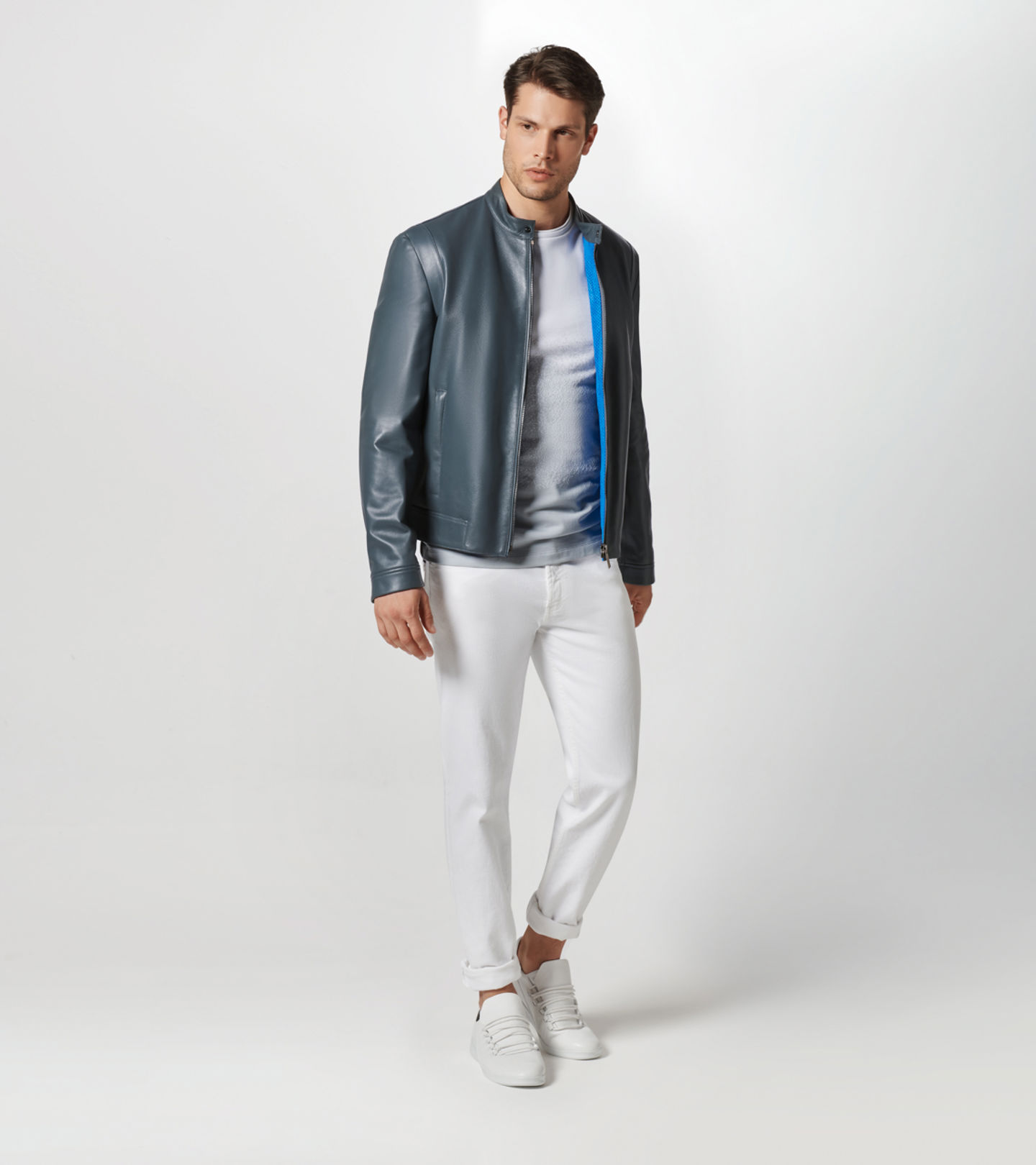 Side Near Middle view of product with ean 4046901921026