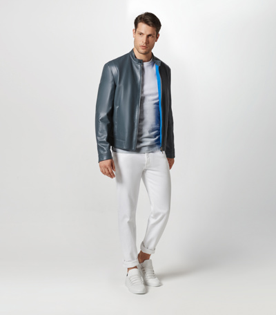 Side Near Middle view of product with ean 4046901921026