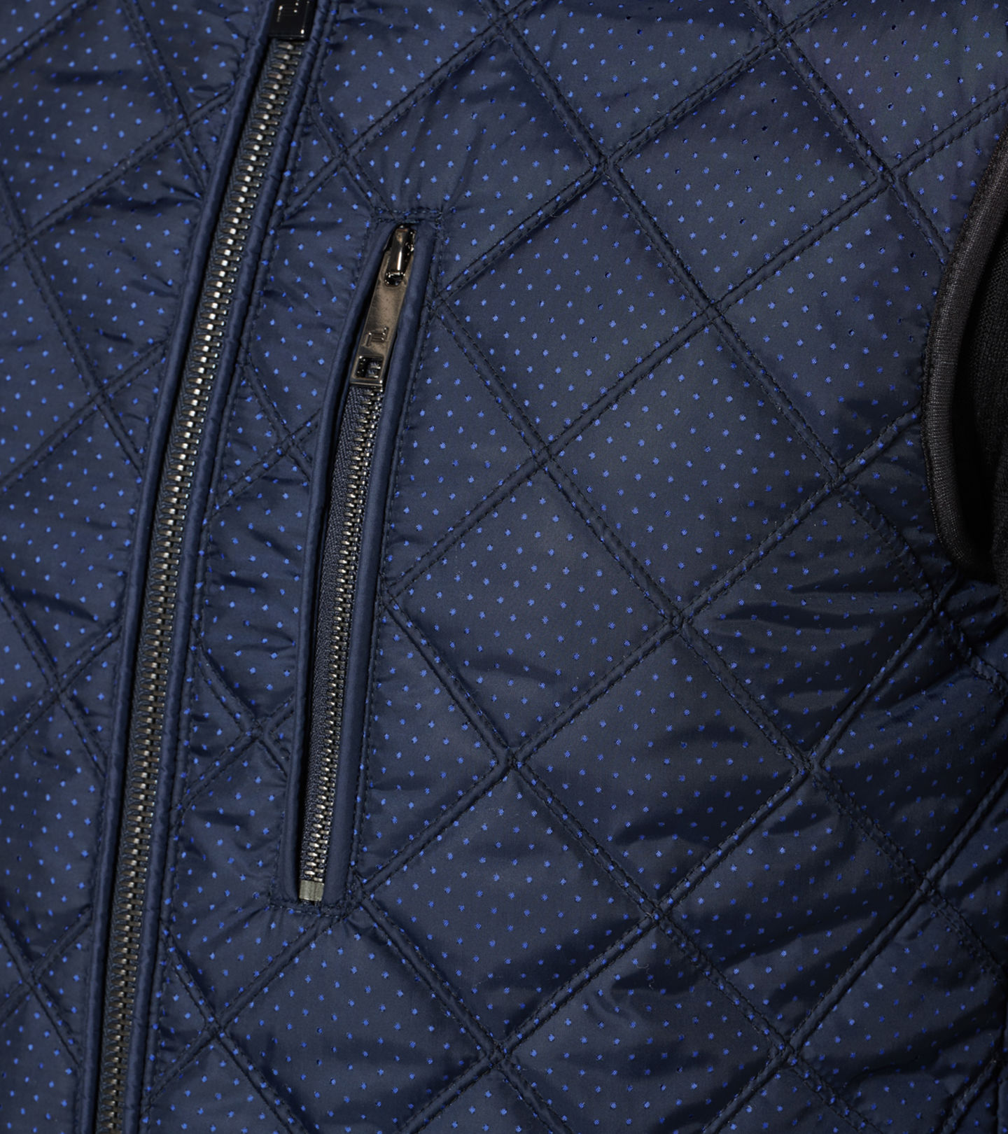 Side Near Middle view of product with ean 4046901928643