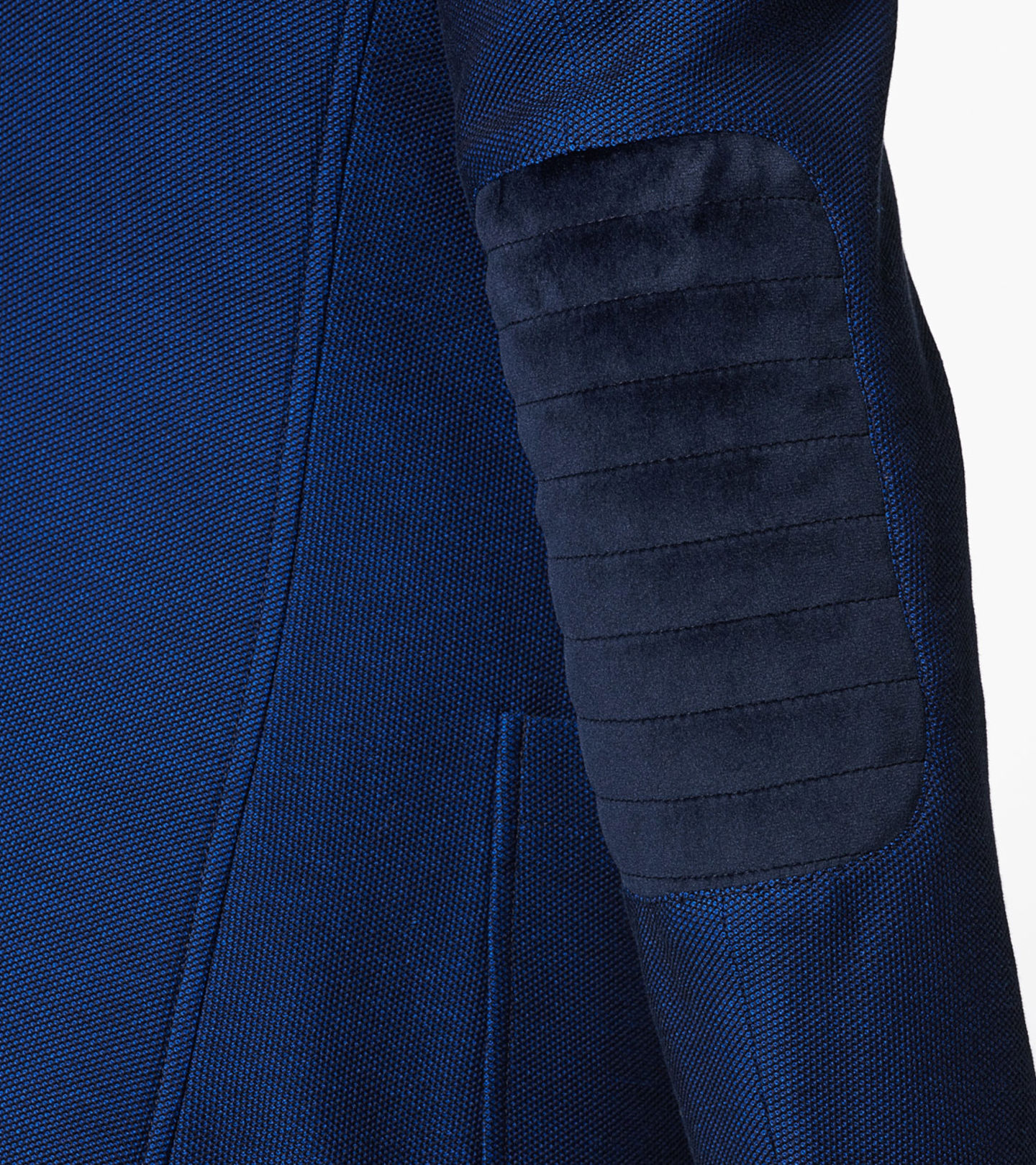 Side Near Middle view of product with ean 4046901135263