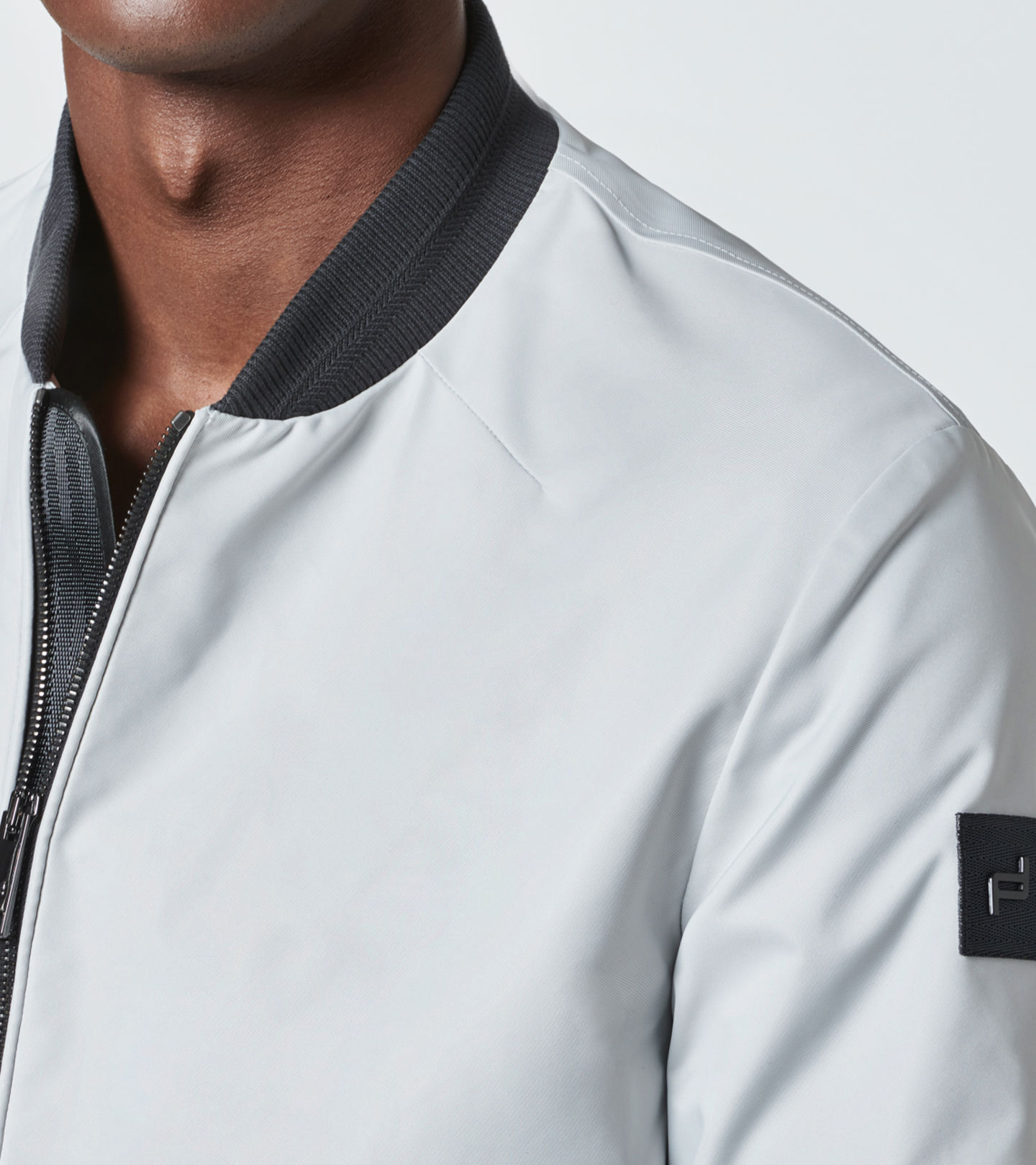 Front Near view of product with ean 4046901140281