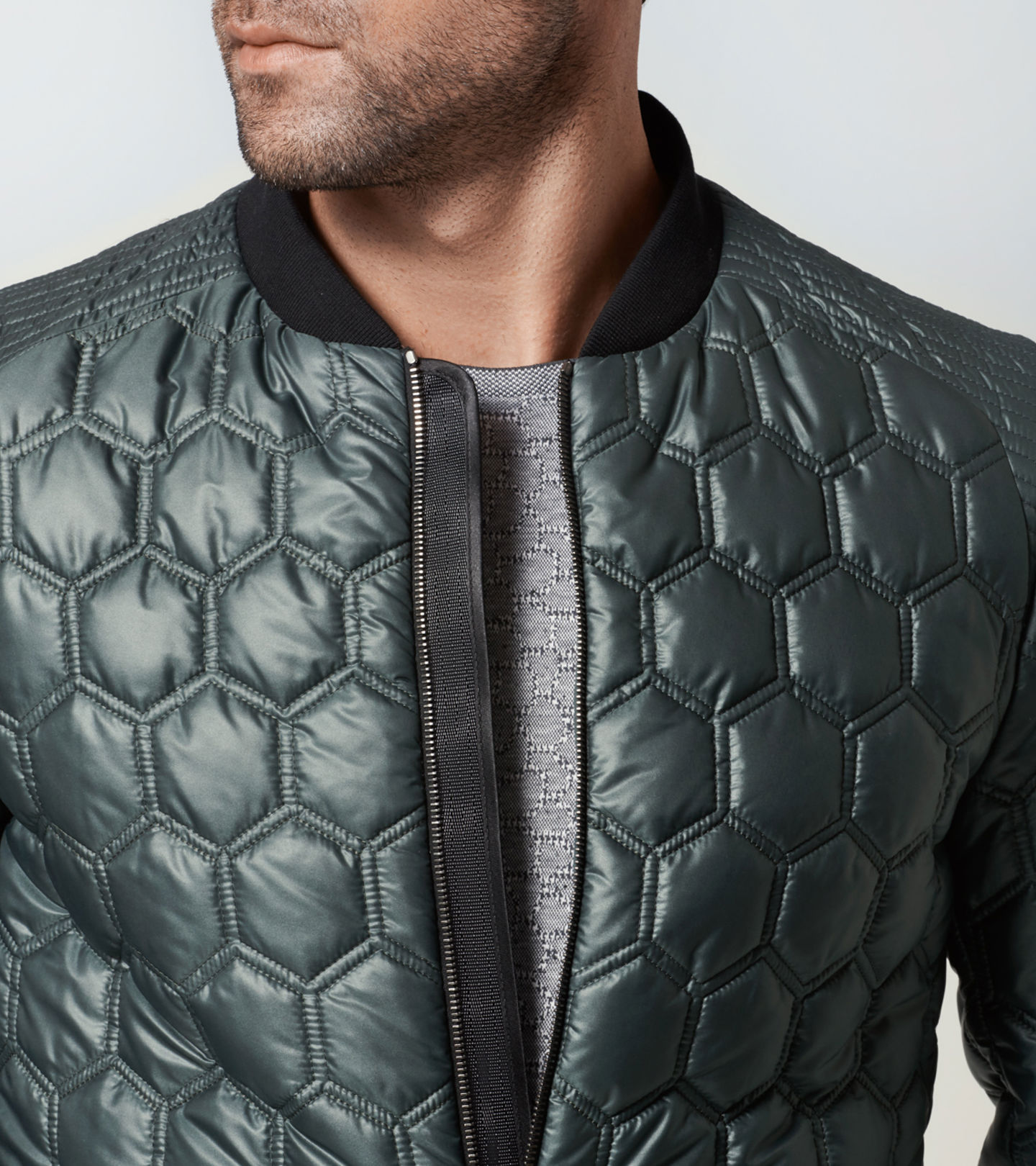 Side Near Middle view of product with ean 4046901679507