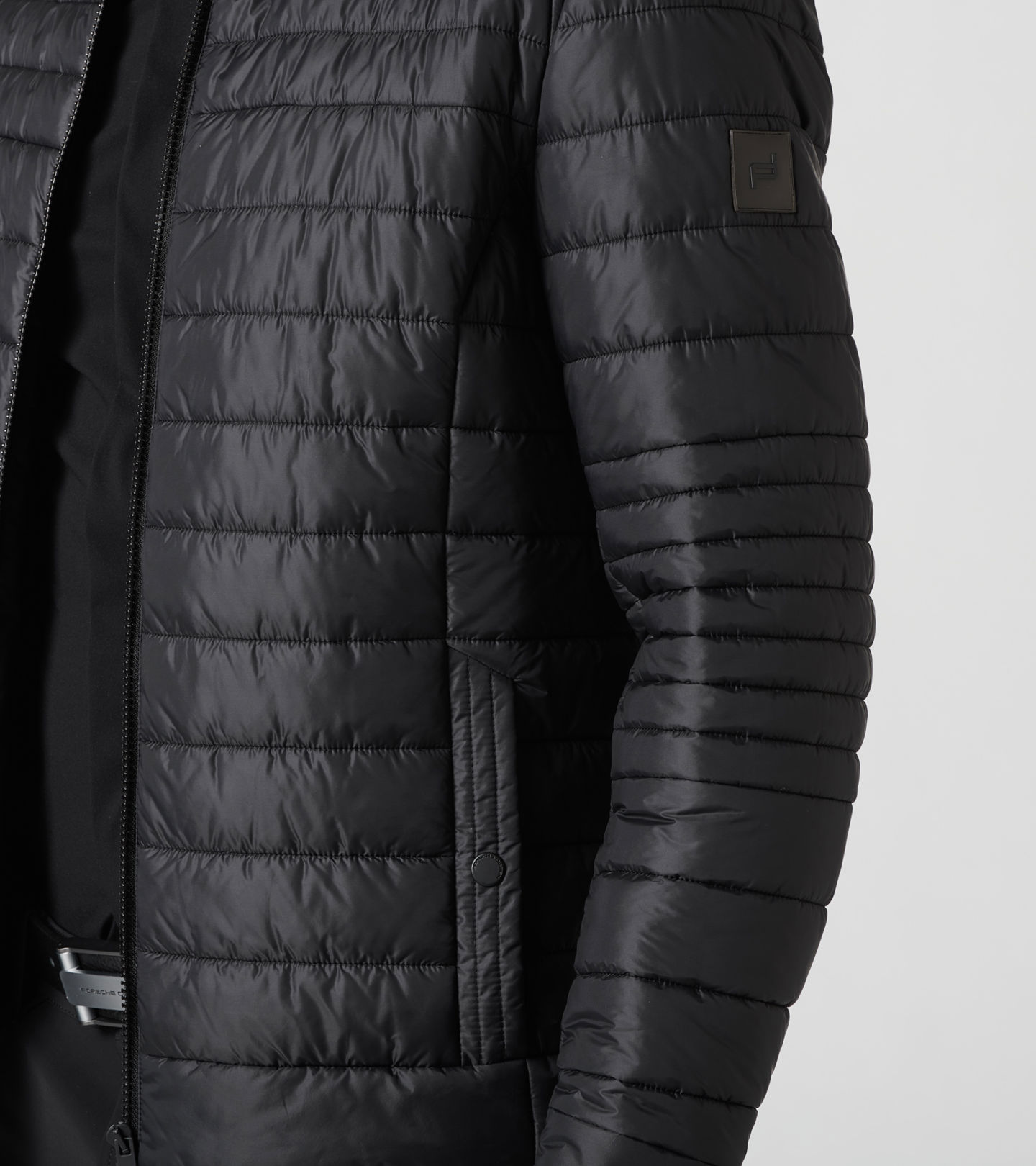 Front Near view of product with ean 4056487004099