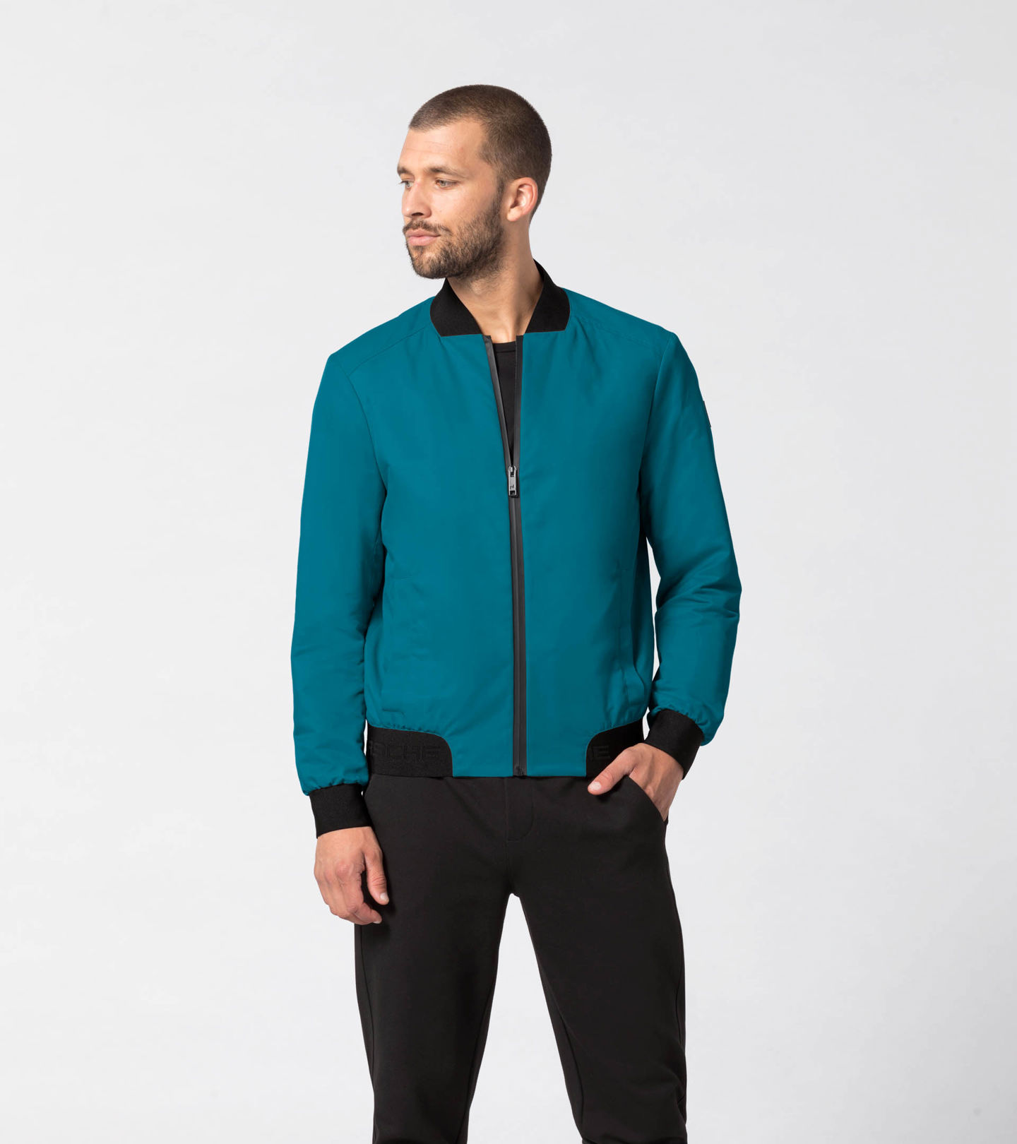 Front Near view of product with ean 4056487024424