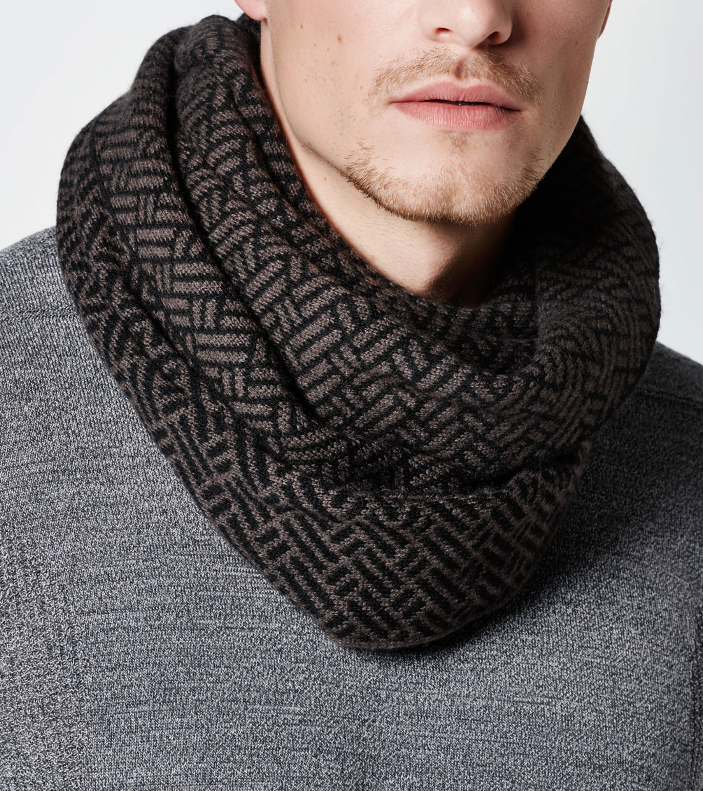 Back view of product with ean 4046901133597