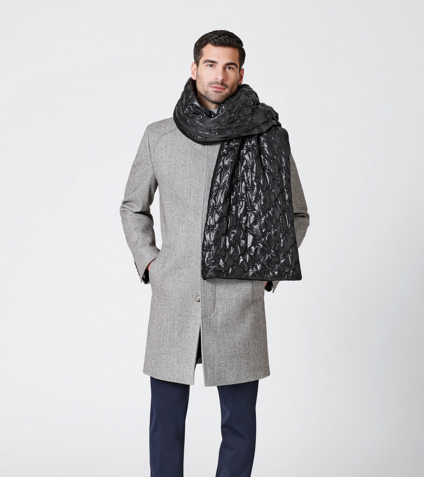 Side Near Middle view of product with ean 4046901581169