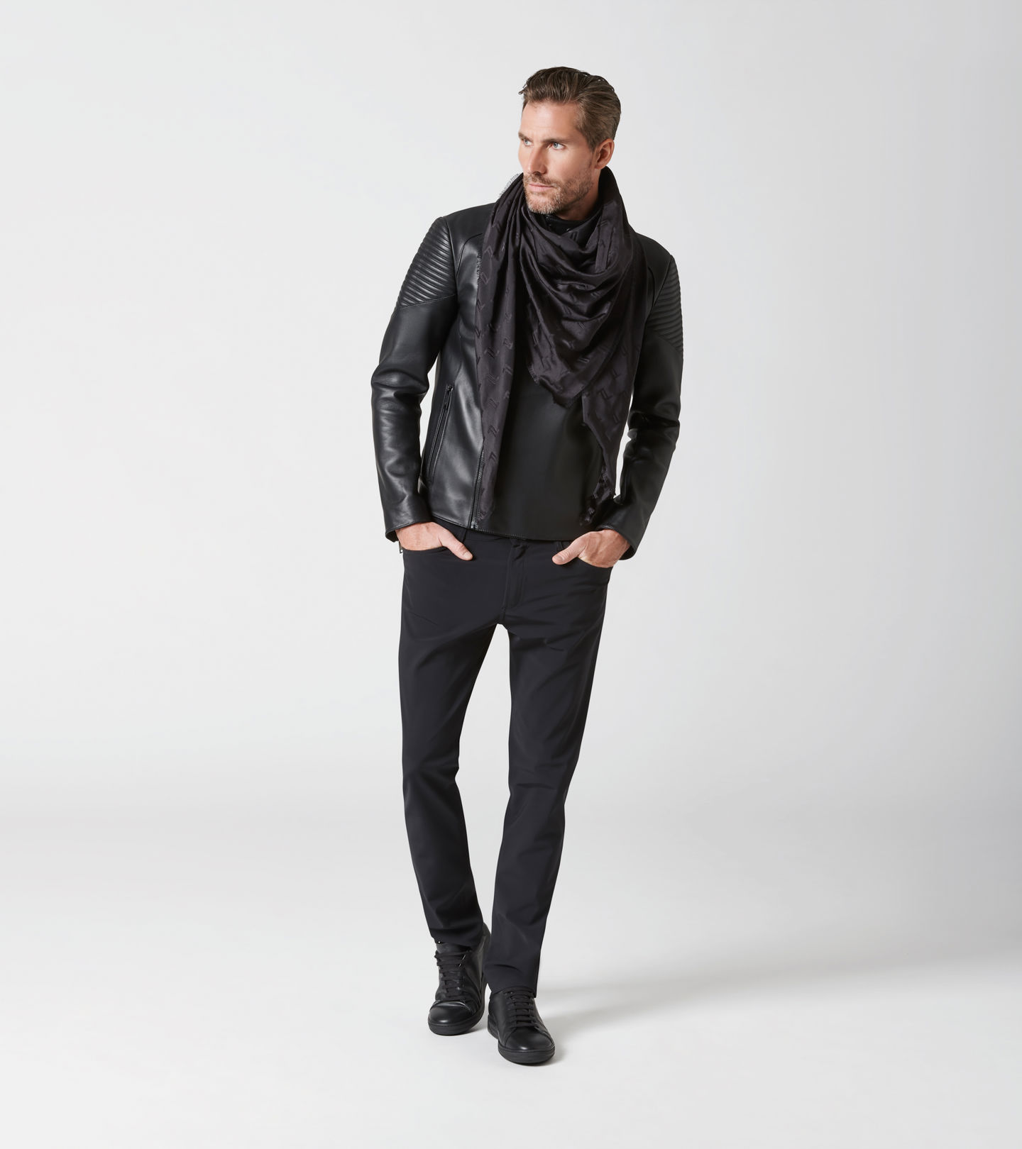 Front Near view of product with ean 4056487005065