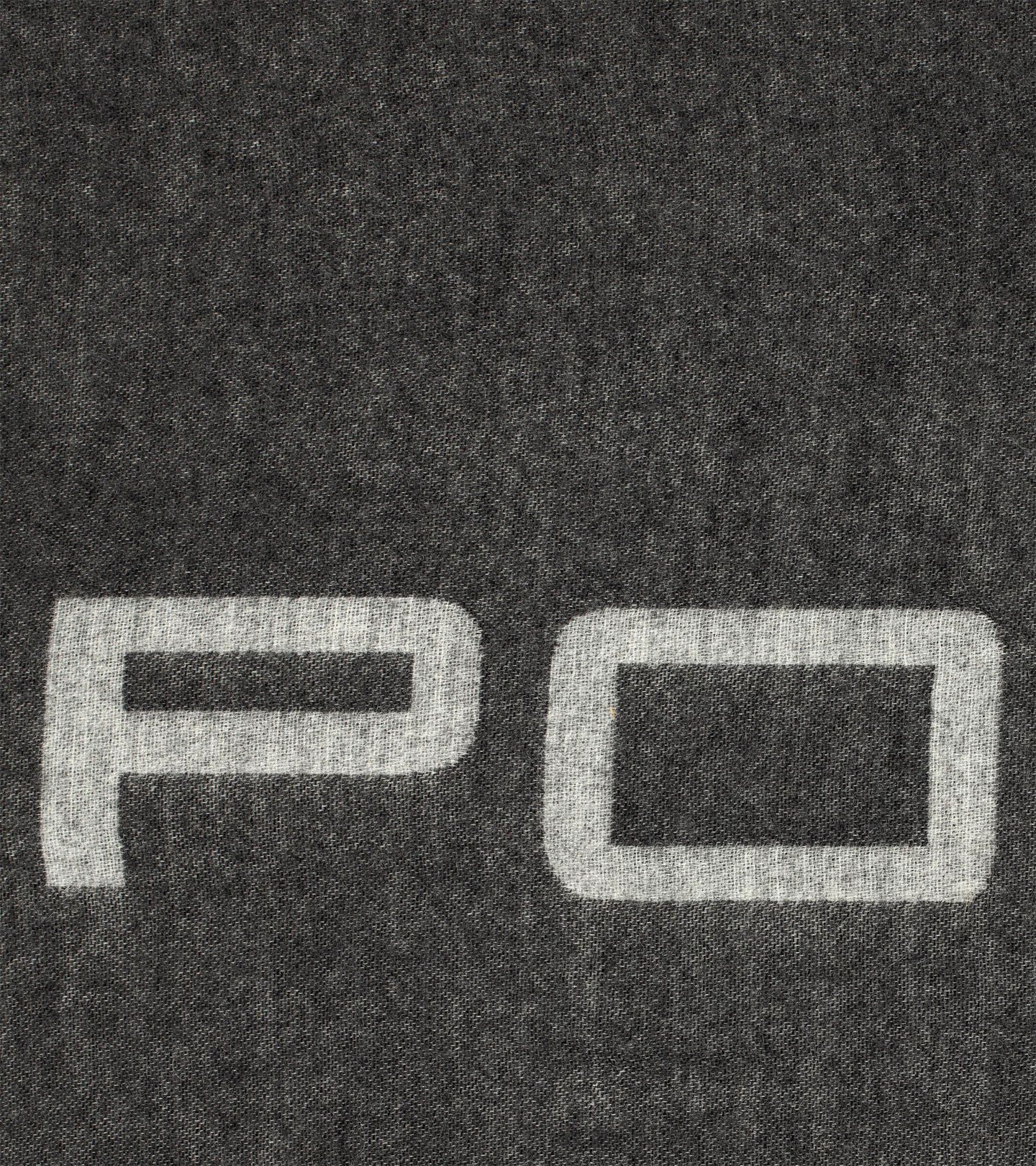 Back view of product with ean 4056487010908