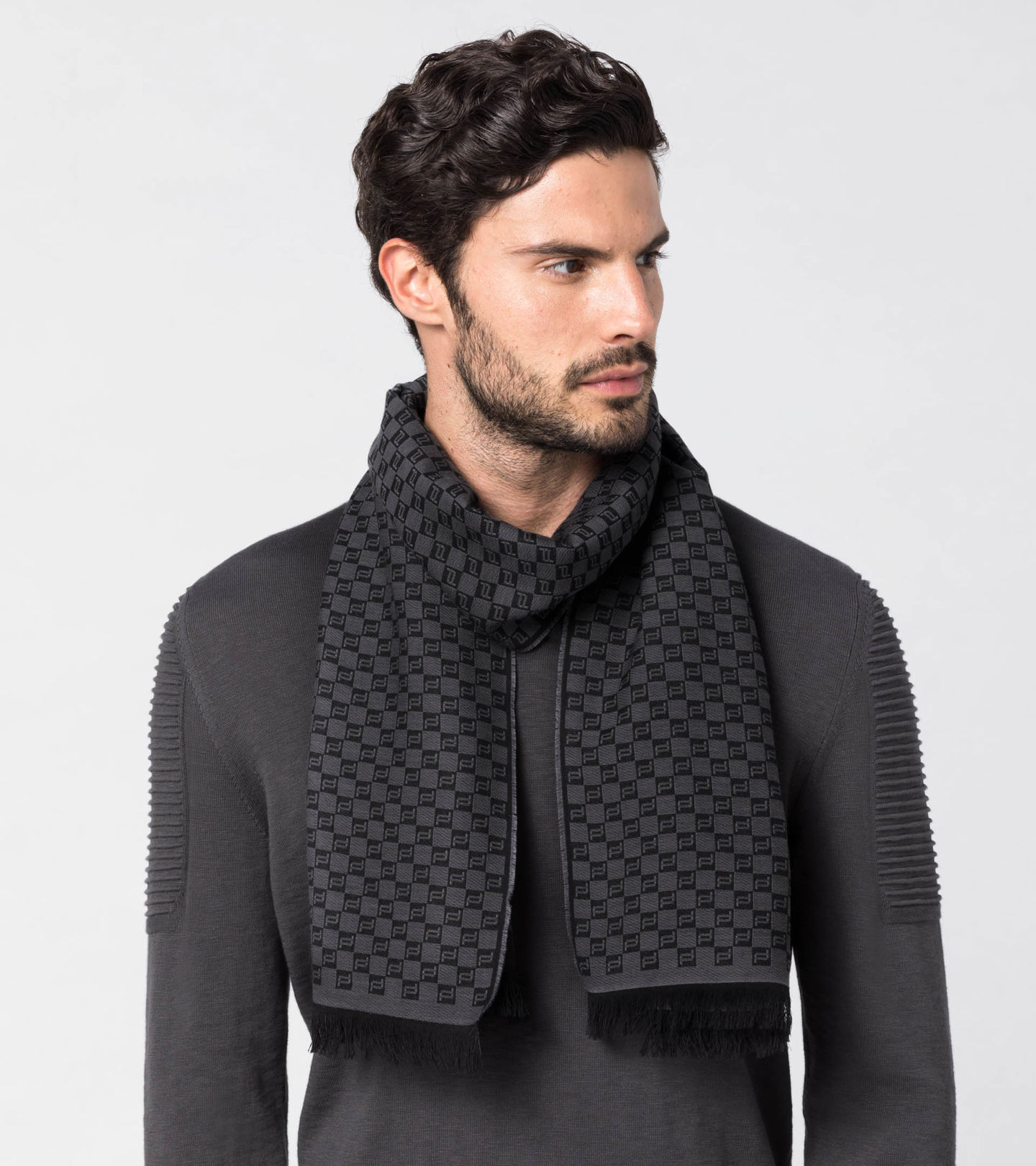 Front Near view of product with ean 4056487024974
