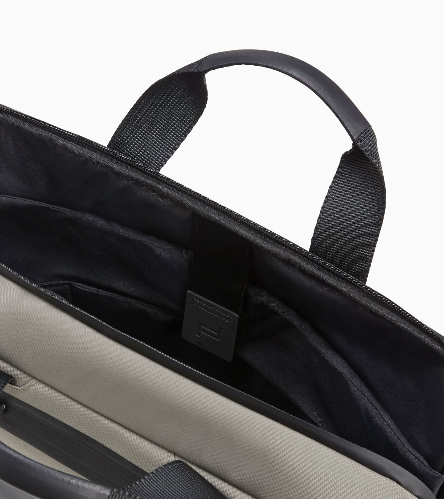 Front Near view of product with ean 4056487038711