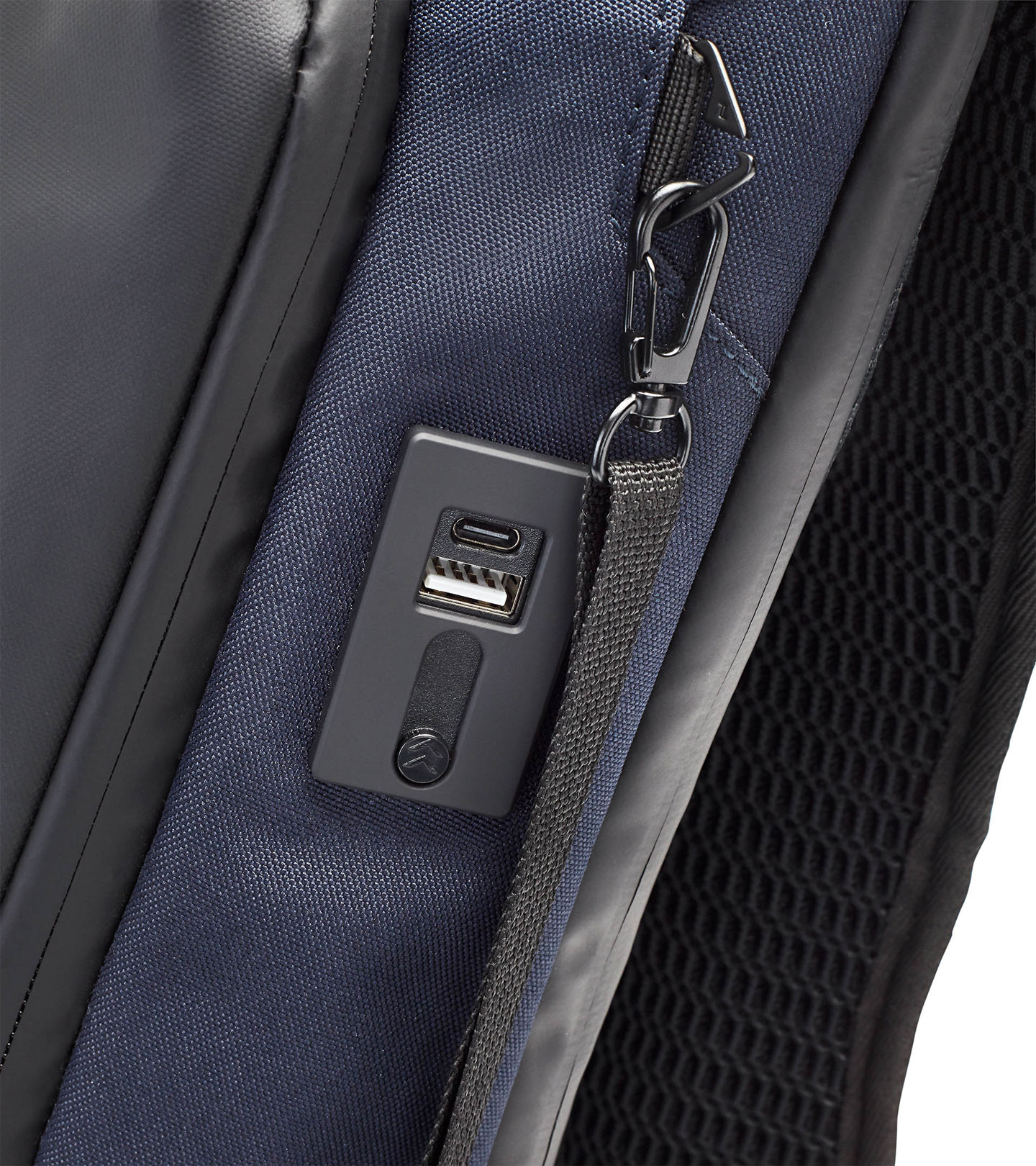 Side Near Middle view of product with ean 4056487017549