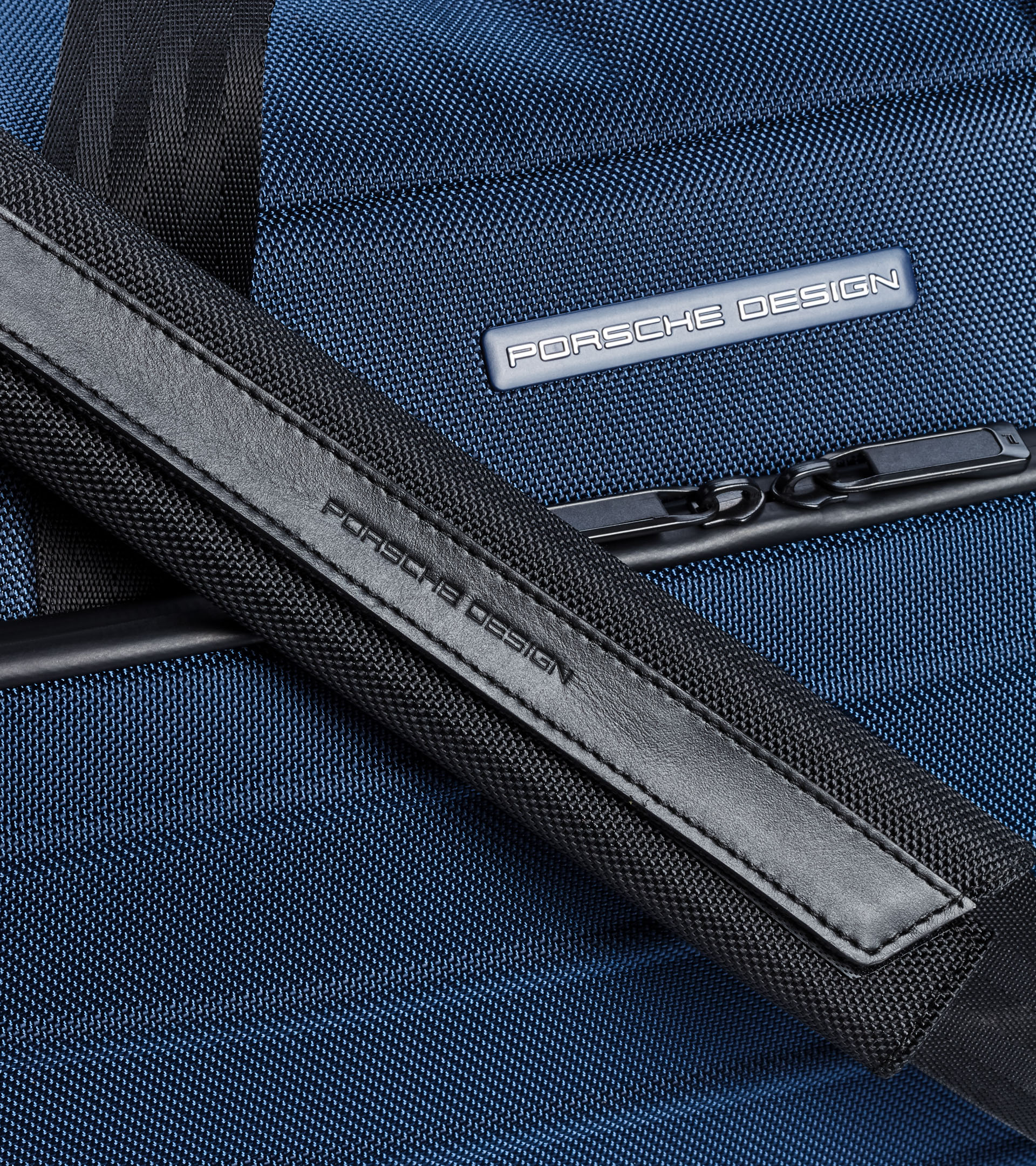 Roadster Pro Weekender S - Weekenders & Shoppers for Men | Porsche 