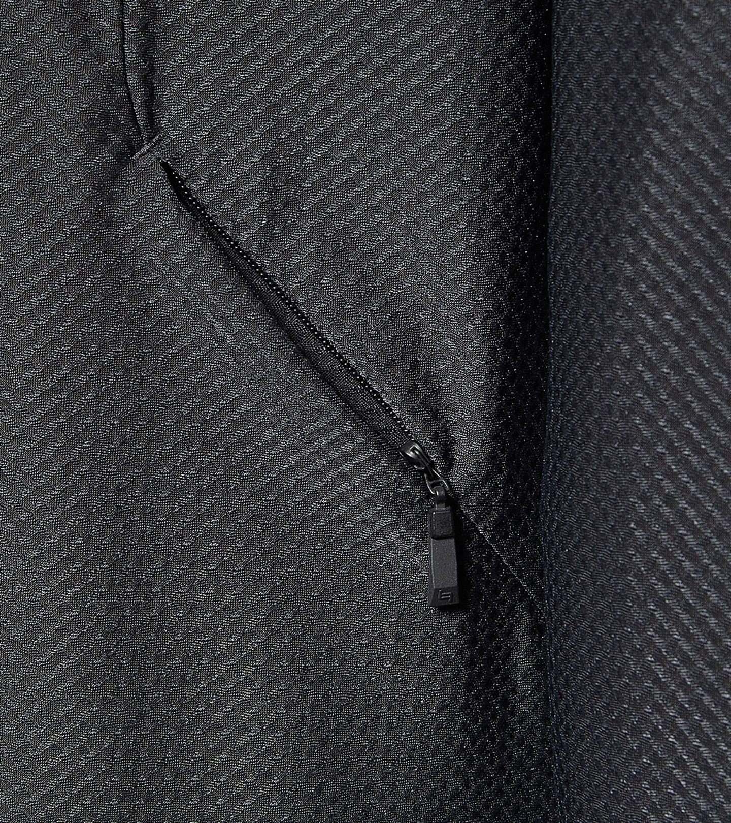 Side Near Middle view of product with ean 4046901658731