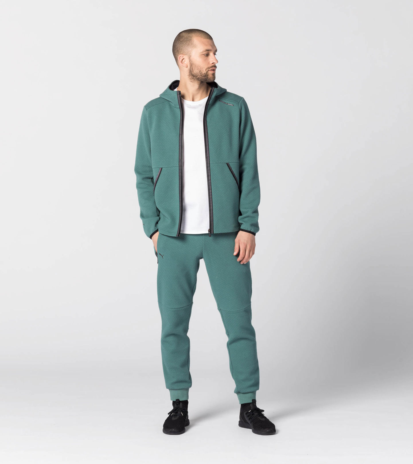 Front Near view of product with ean 4056487013268