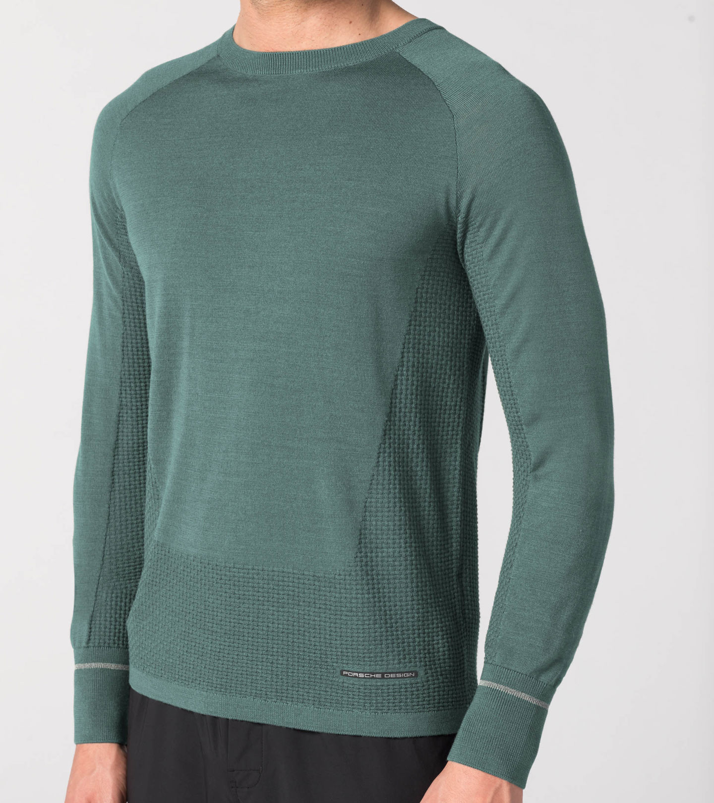 Front Near view of product with ean 4056487014401