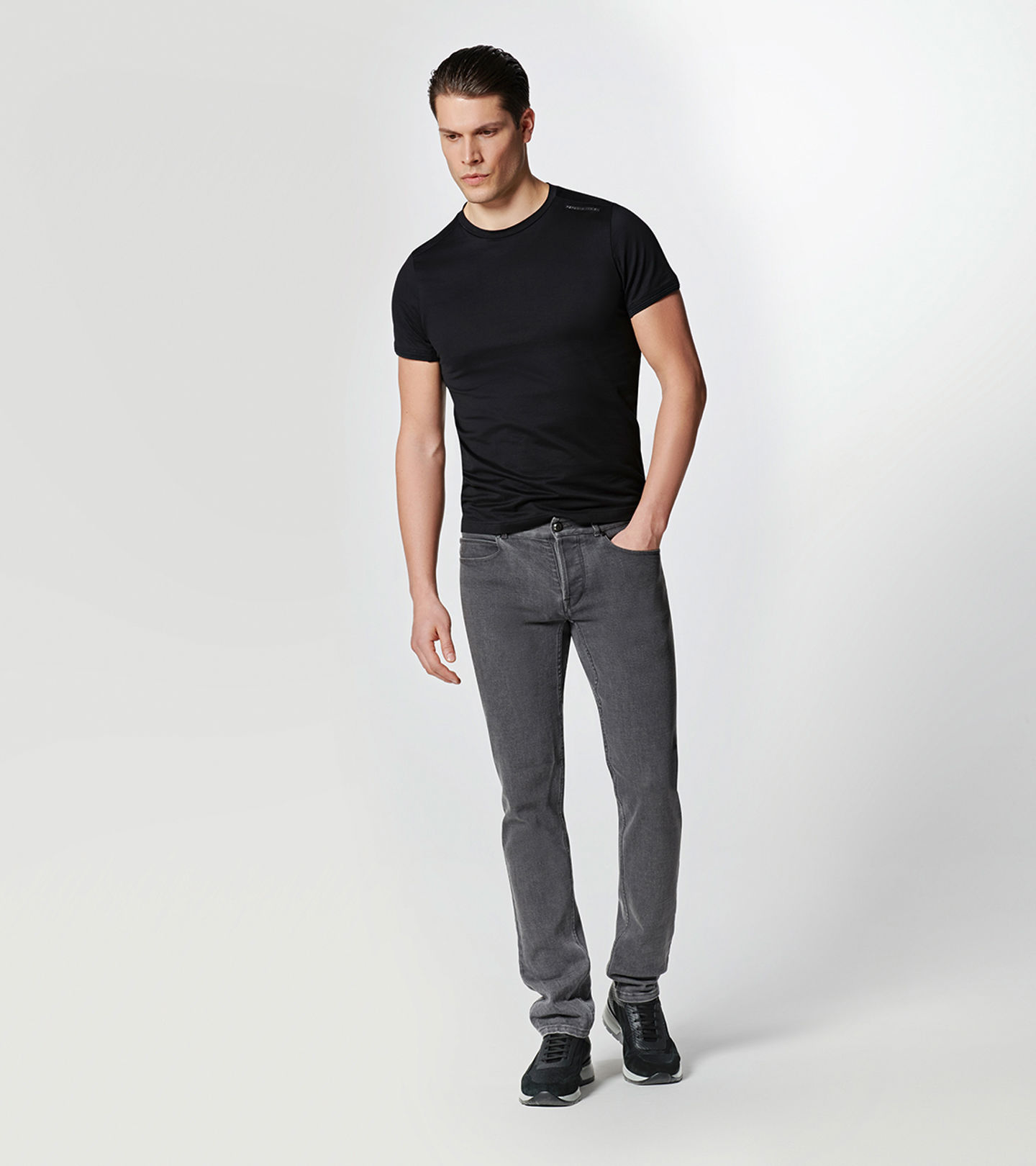Front Full view of product with ean 4046901738068
